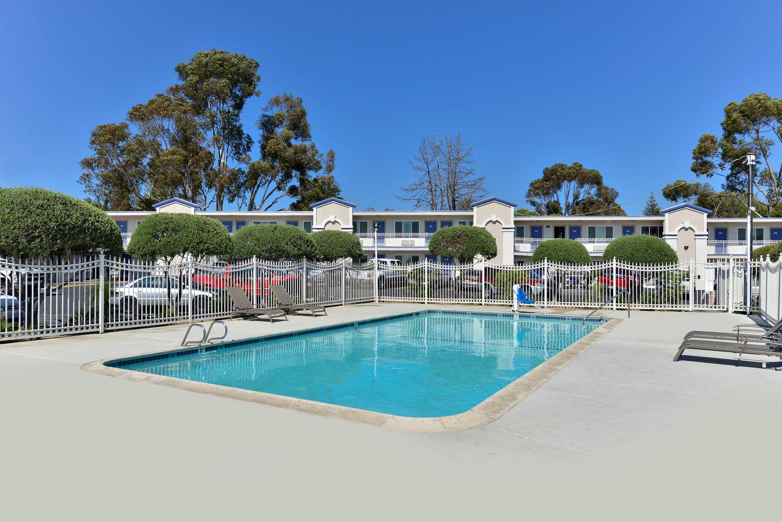 Motel 6 Vista Ca — photo 3
