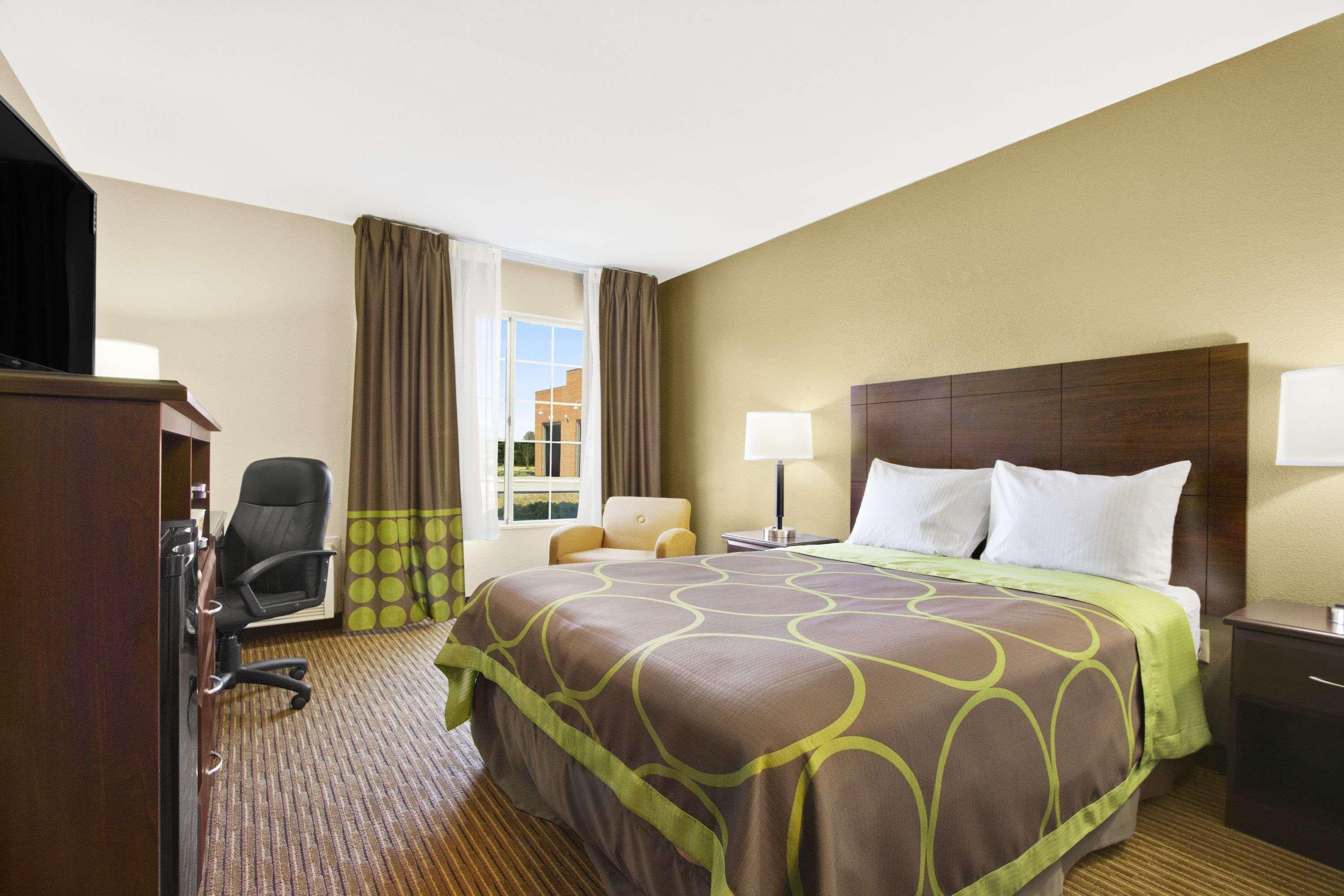Super 8 by Wyndham Madison — photo 3