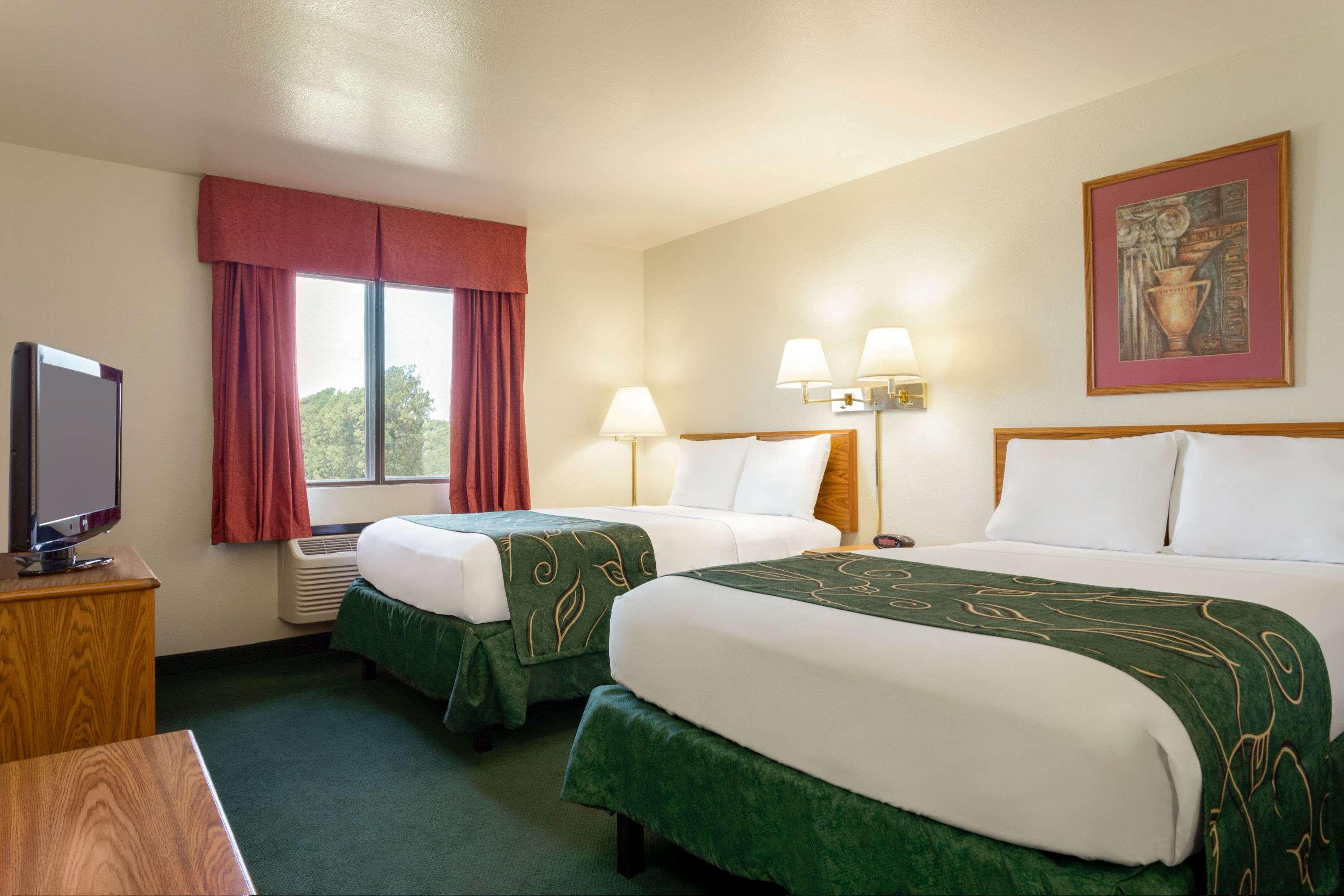 Travelodge by Wyndham Wellington KS — photo 4
