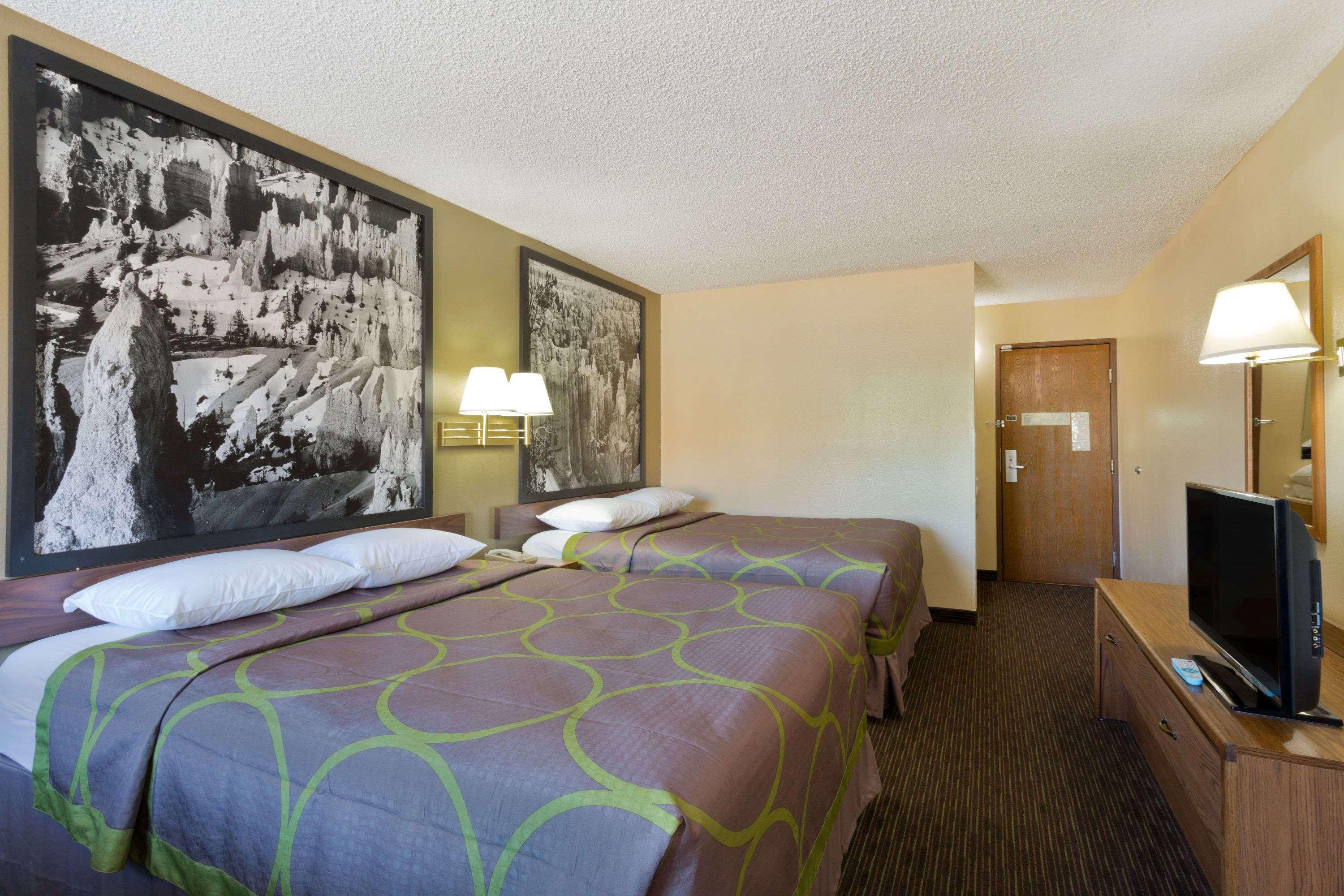 Super 8 by Wyndham Richfield UT — photo 5