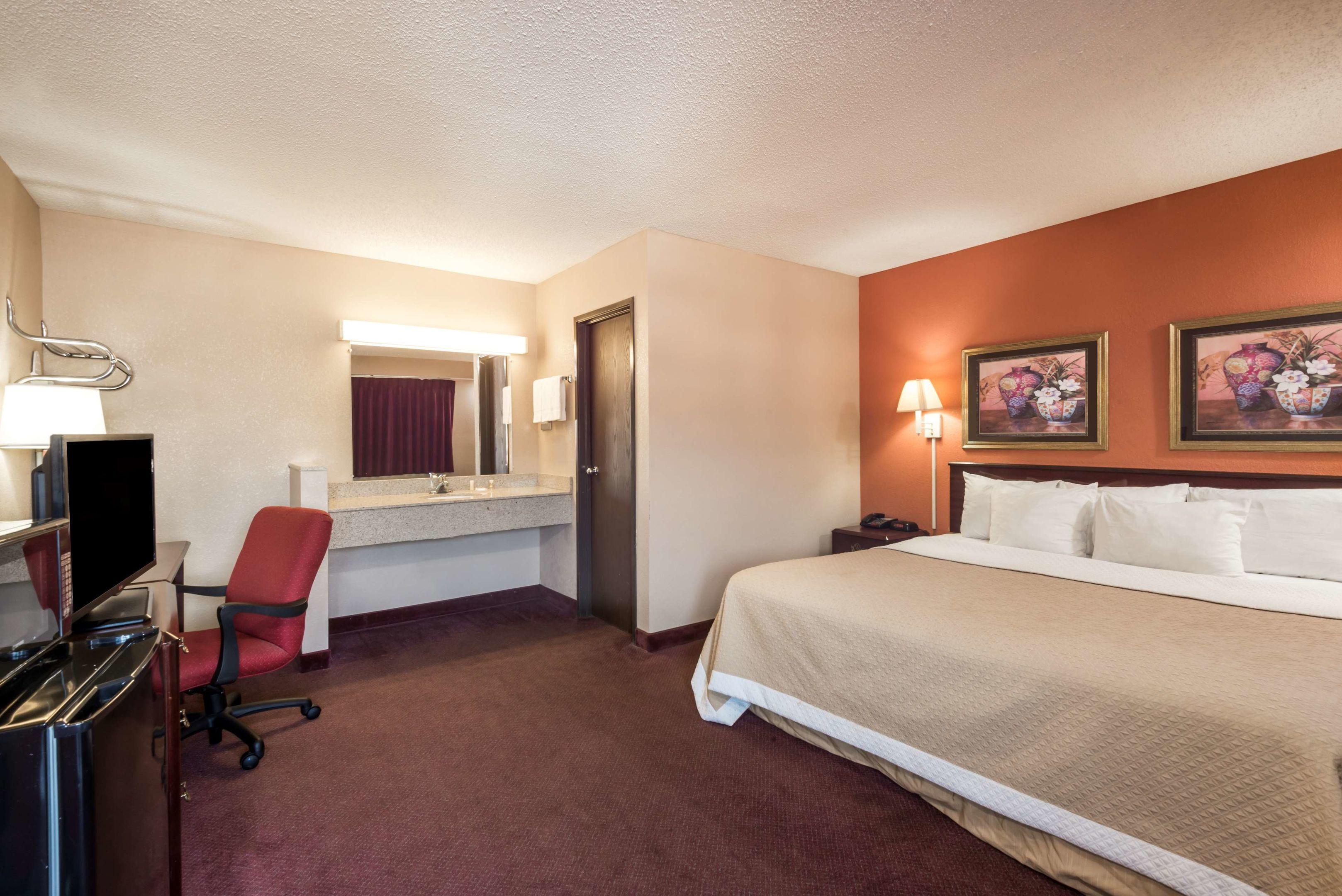 Days Inn by Wyndham Pittsburgh-Harmarville — photo 5