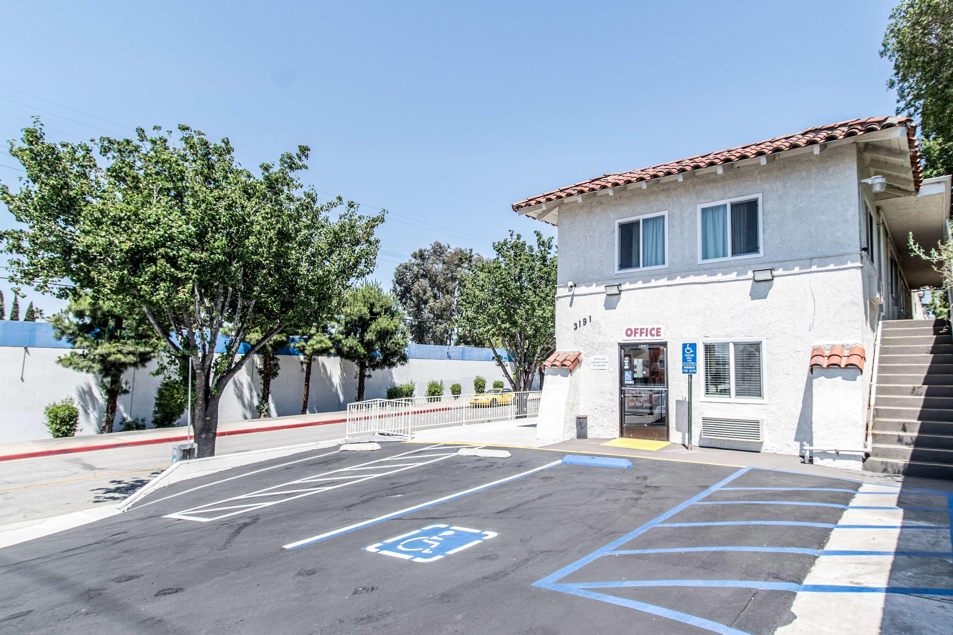 Motel 6 Orange, CA - Anaheim — photo 4