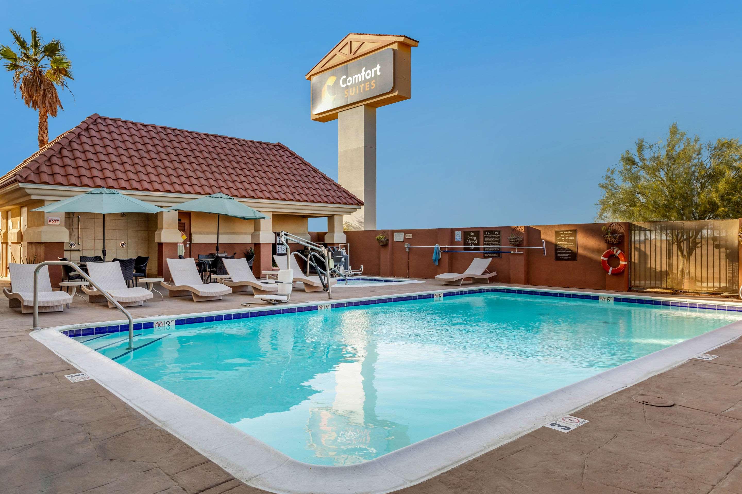 Comfort Suites At the Barstow Outlets — photo 3