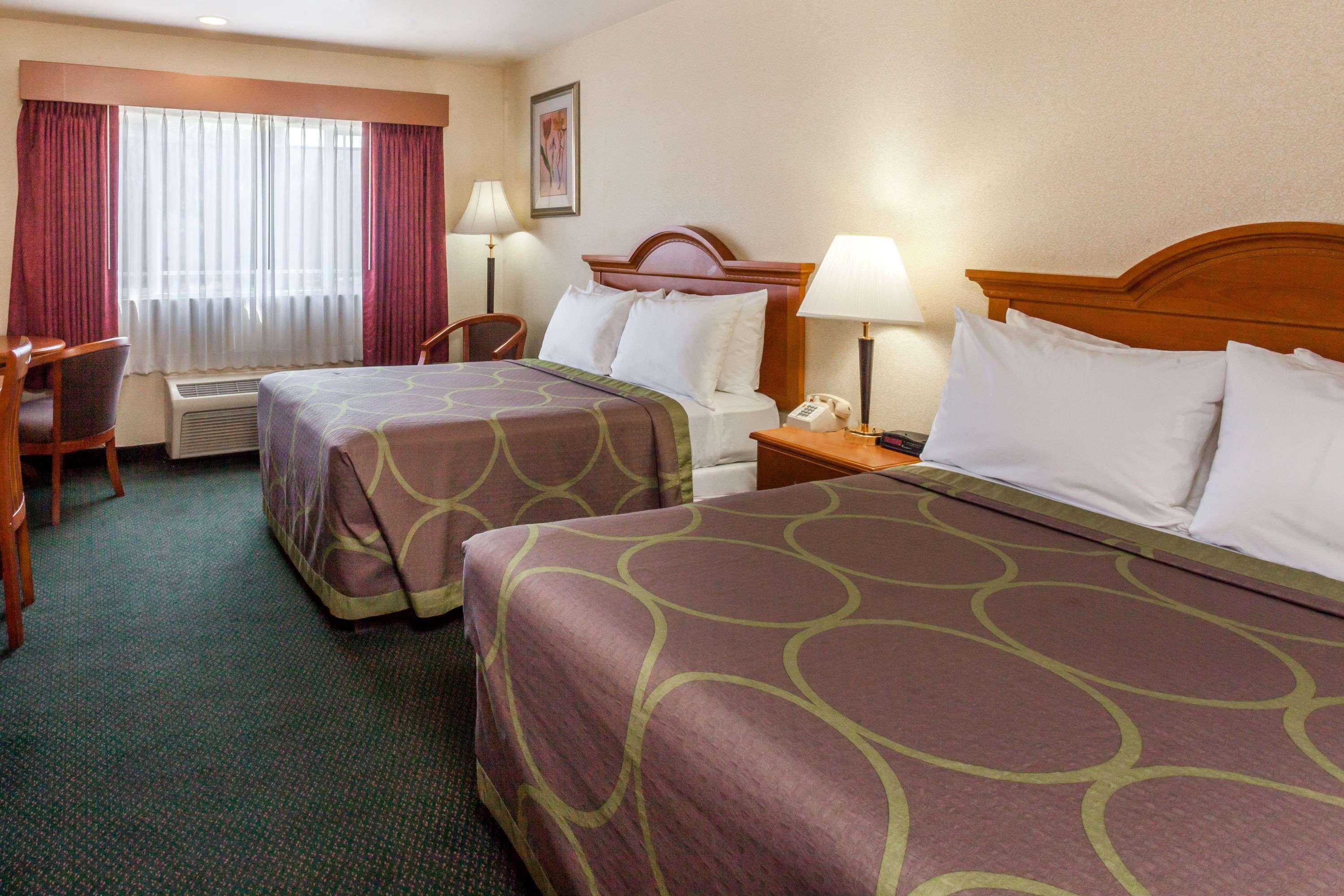 Super 8 by Wyndham Anaheim/Disneyland Drive — photo 5