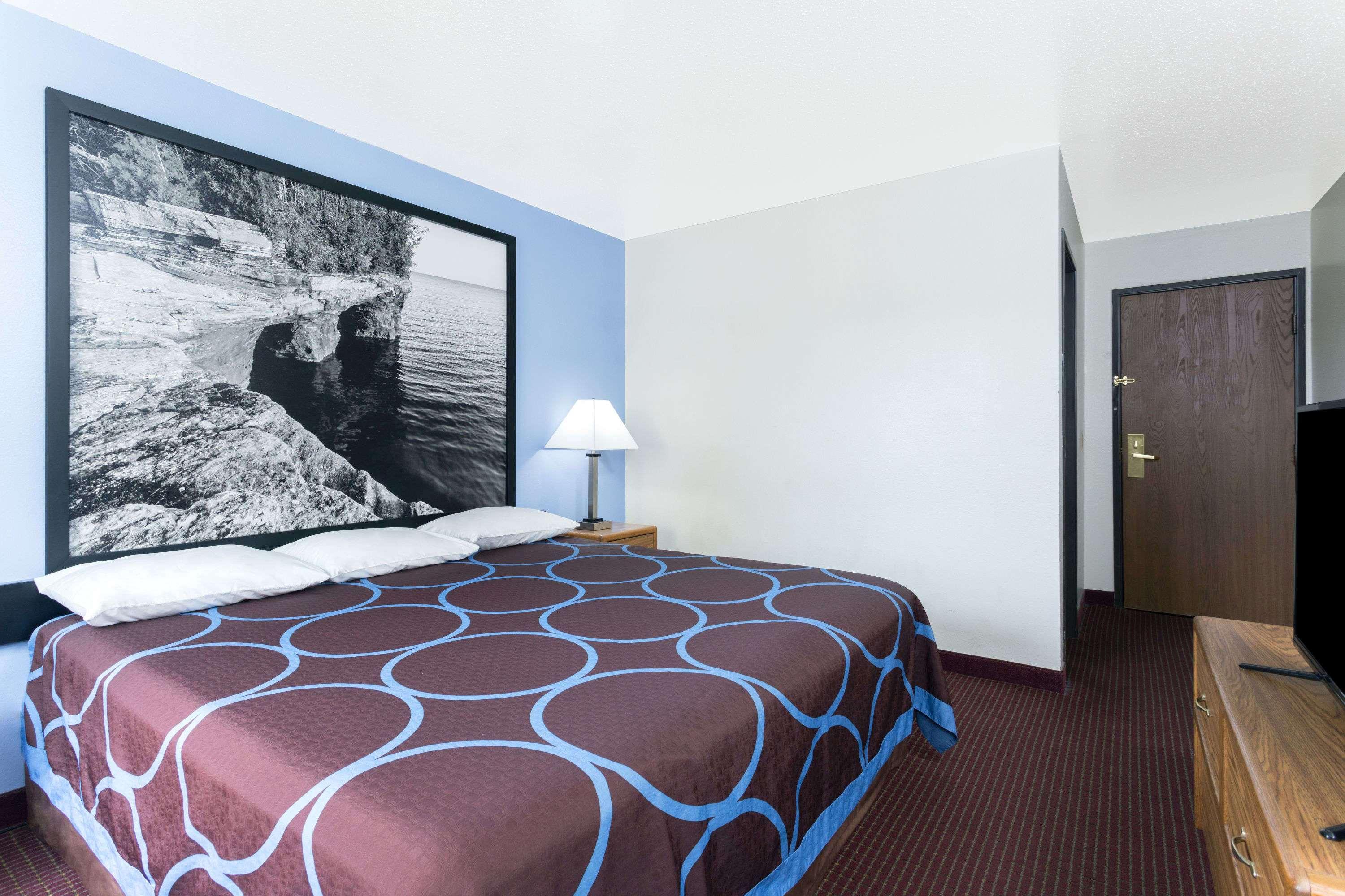 Super 8 by Wyndham Wisconsin Dells — photo 5