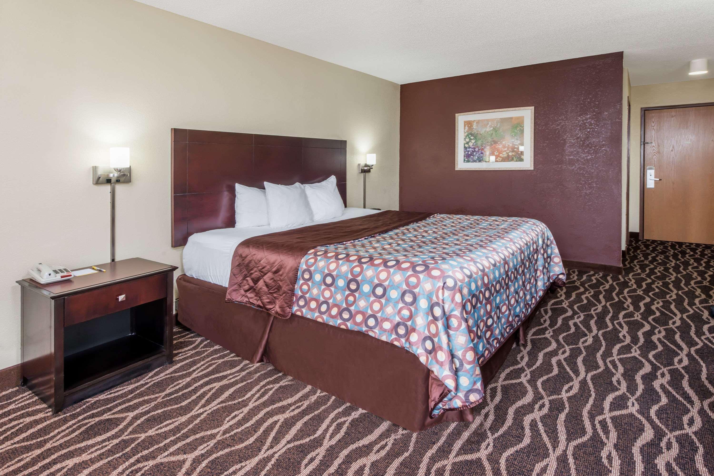 Days Inn & Suites by Wyndham Casey — photo 5