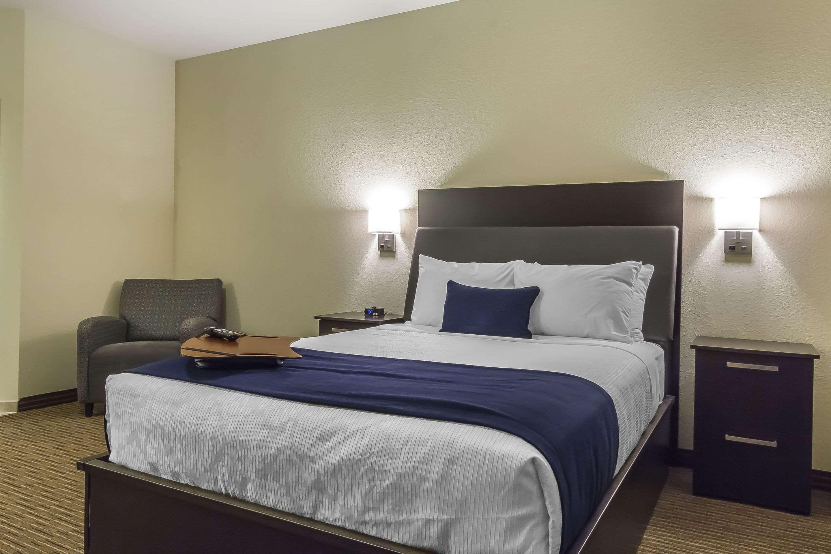 Quality Inn & Suites — photo 4