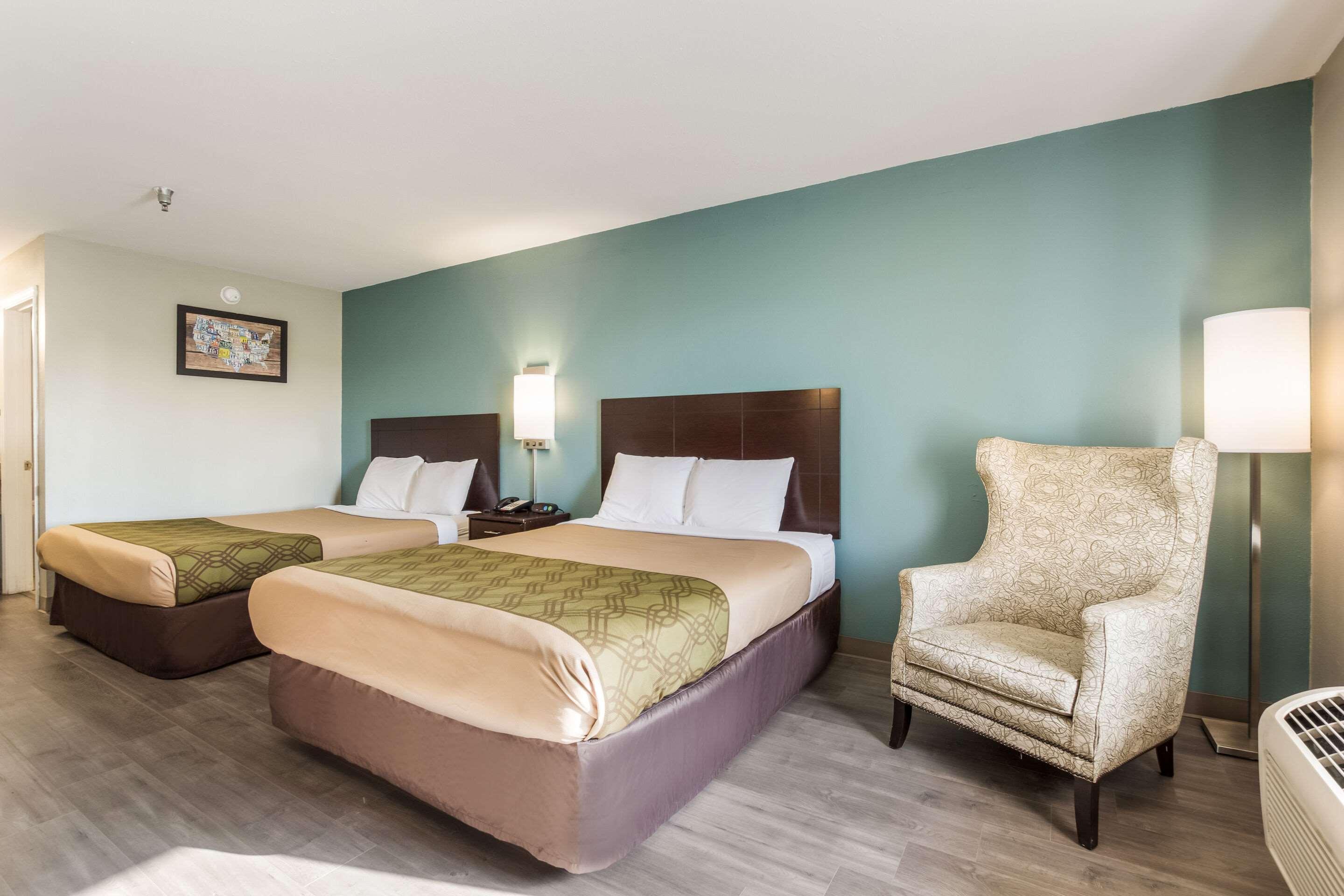 Econo Lodge Inn & Suites I-65 — photo 5