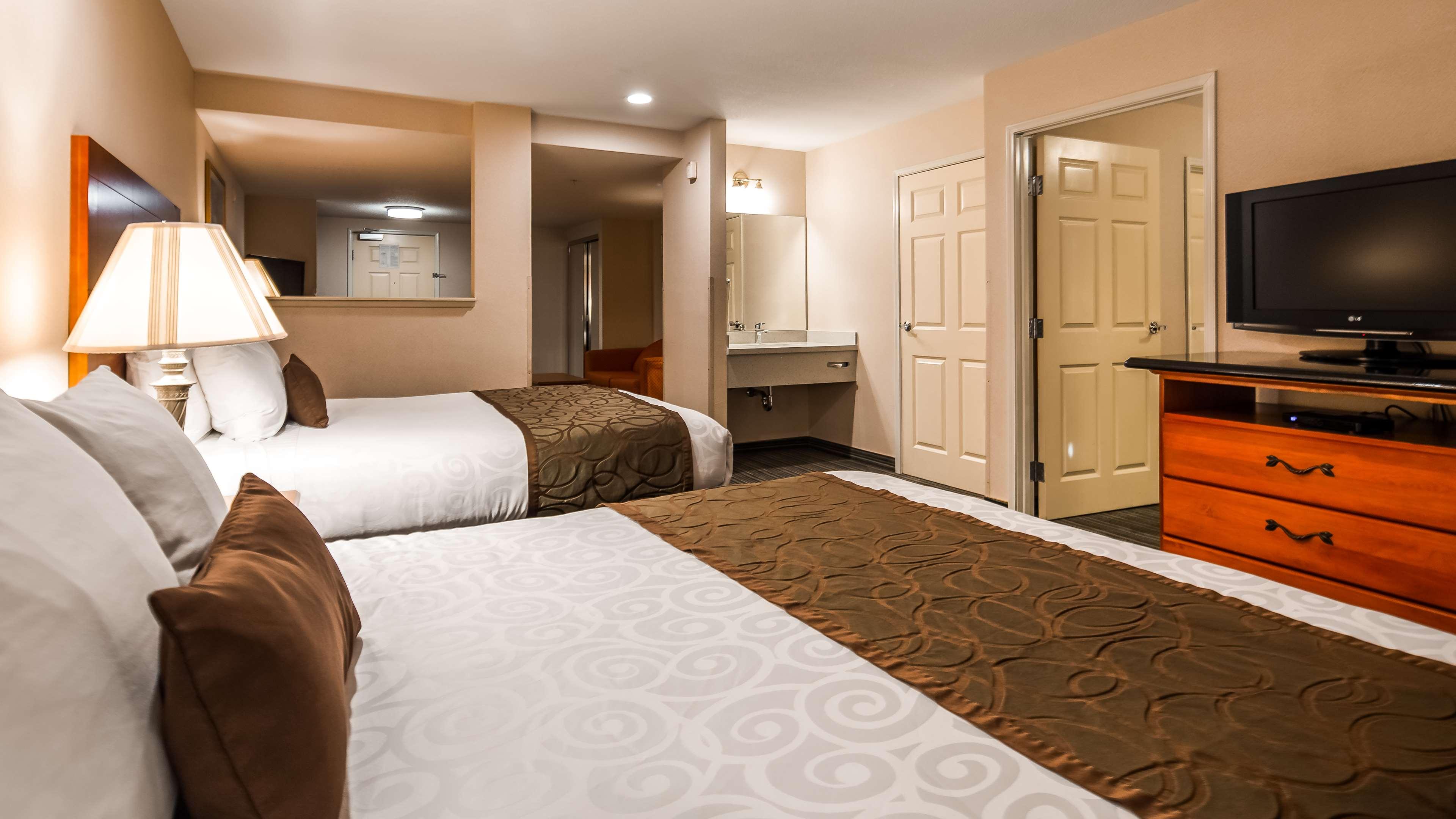 Best Western Plus Twin View Inn & Suites — photo 5