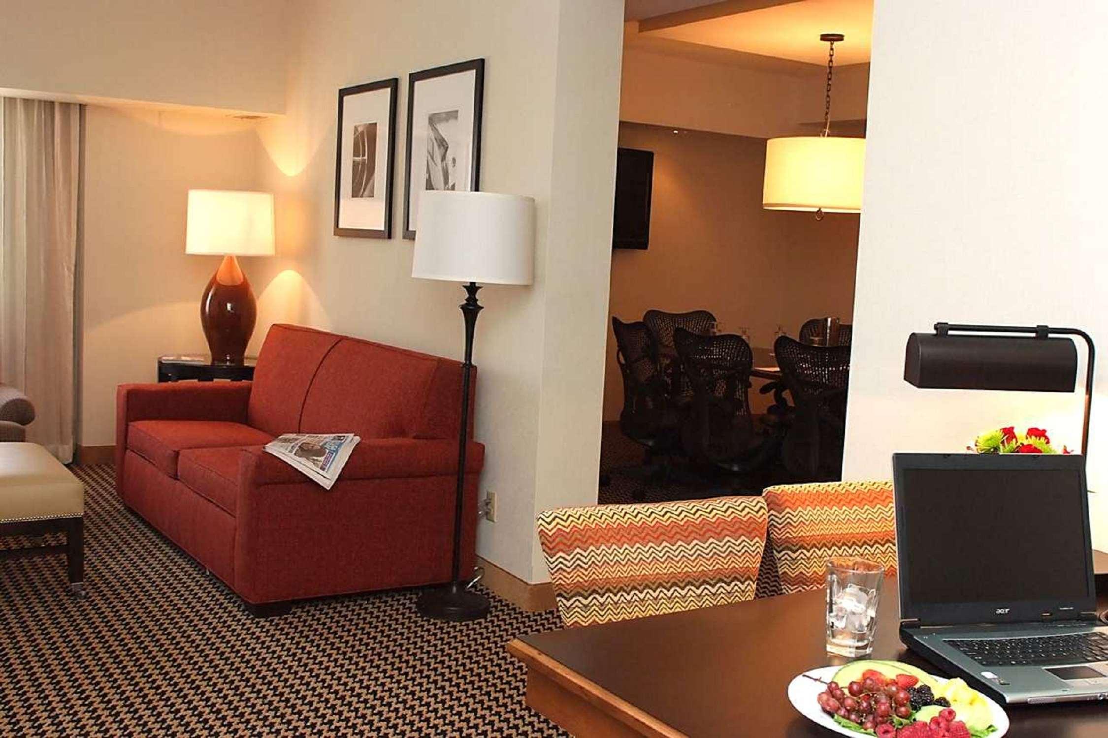 Embassy Suites Detroit Metro Airport — photo 5