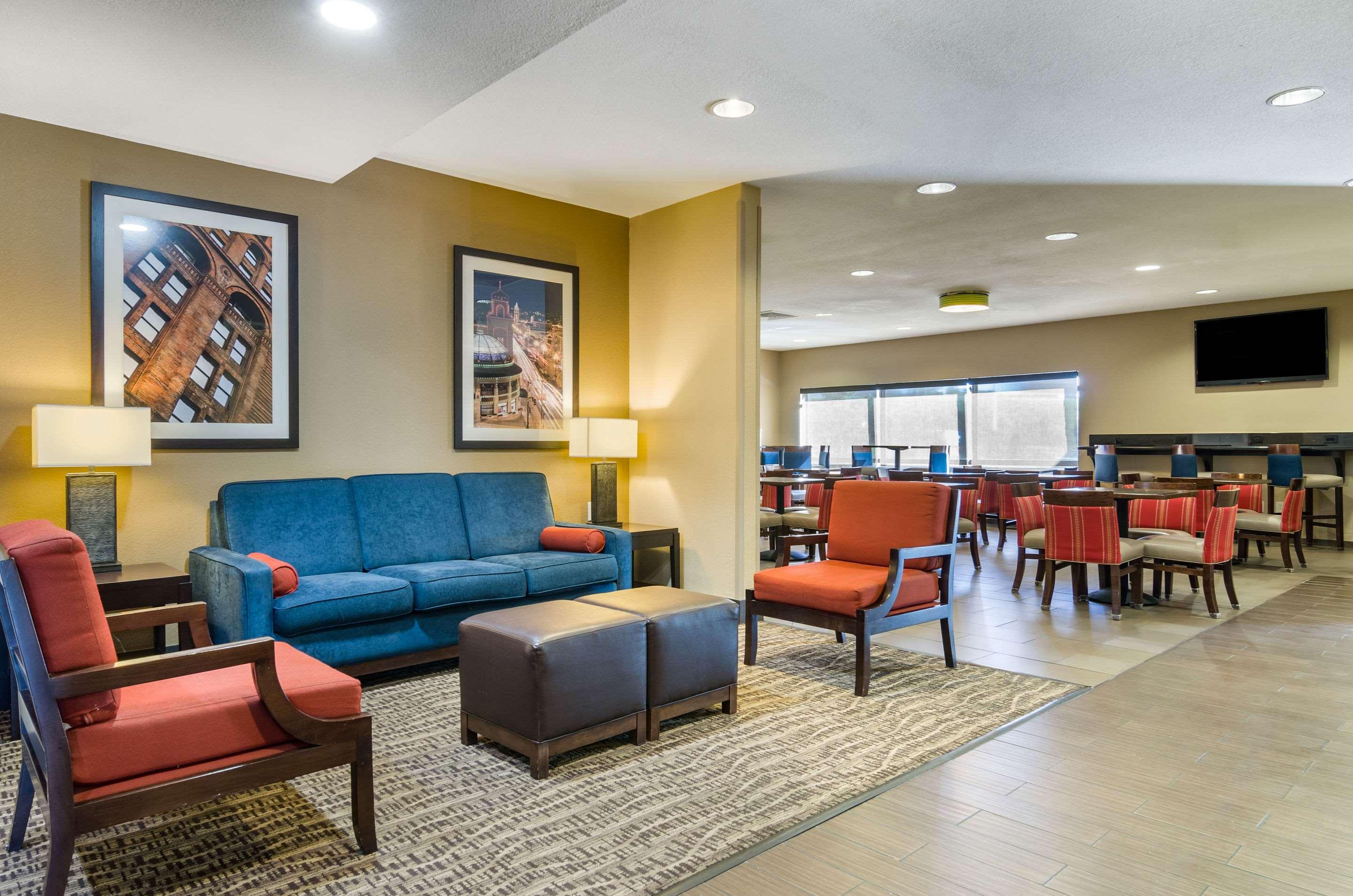 Comfort Inn & Suites Kansas City - Northeast — photo 4