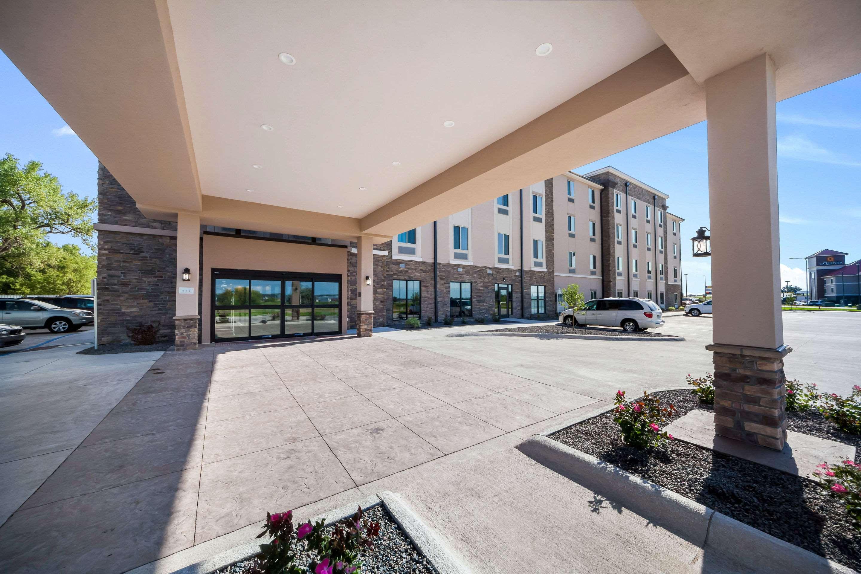 Comfort Inn & Suites — photo 4