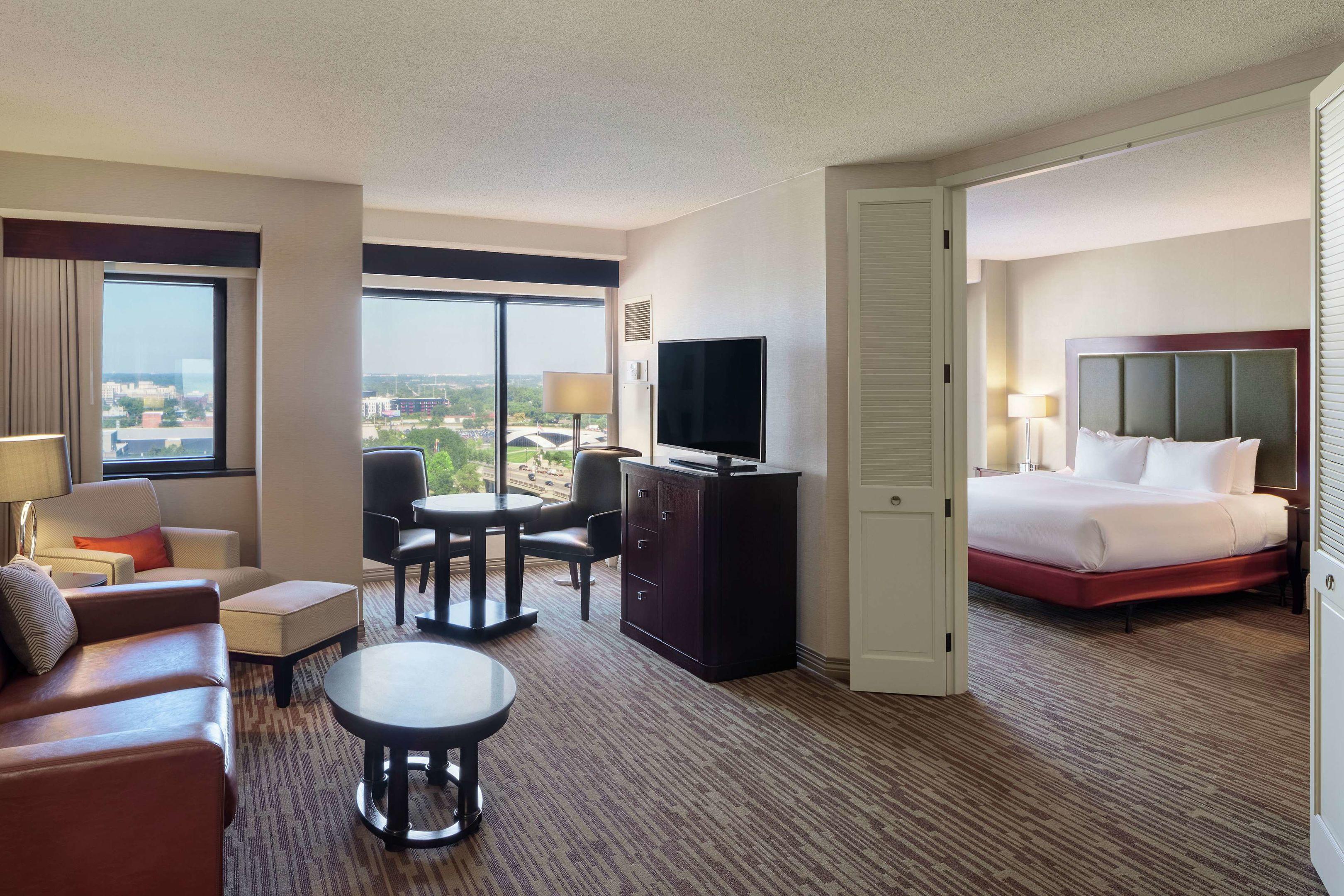DoubleTree Suites by Hilton Hotel Columbus Downtown — photo 5