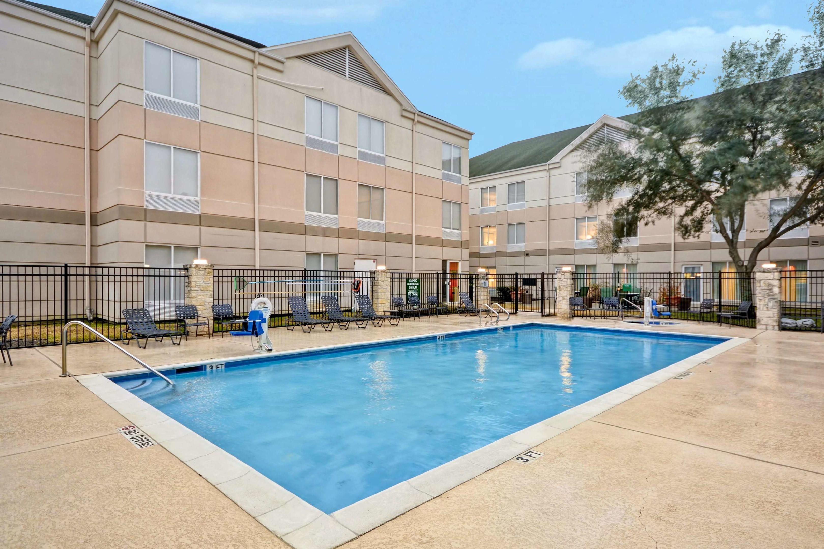 Hilton Garden Inn Austin/Round Rock — photo 4