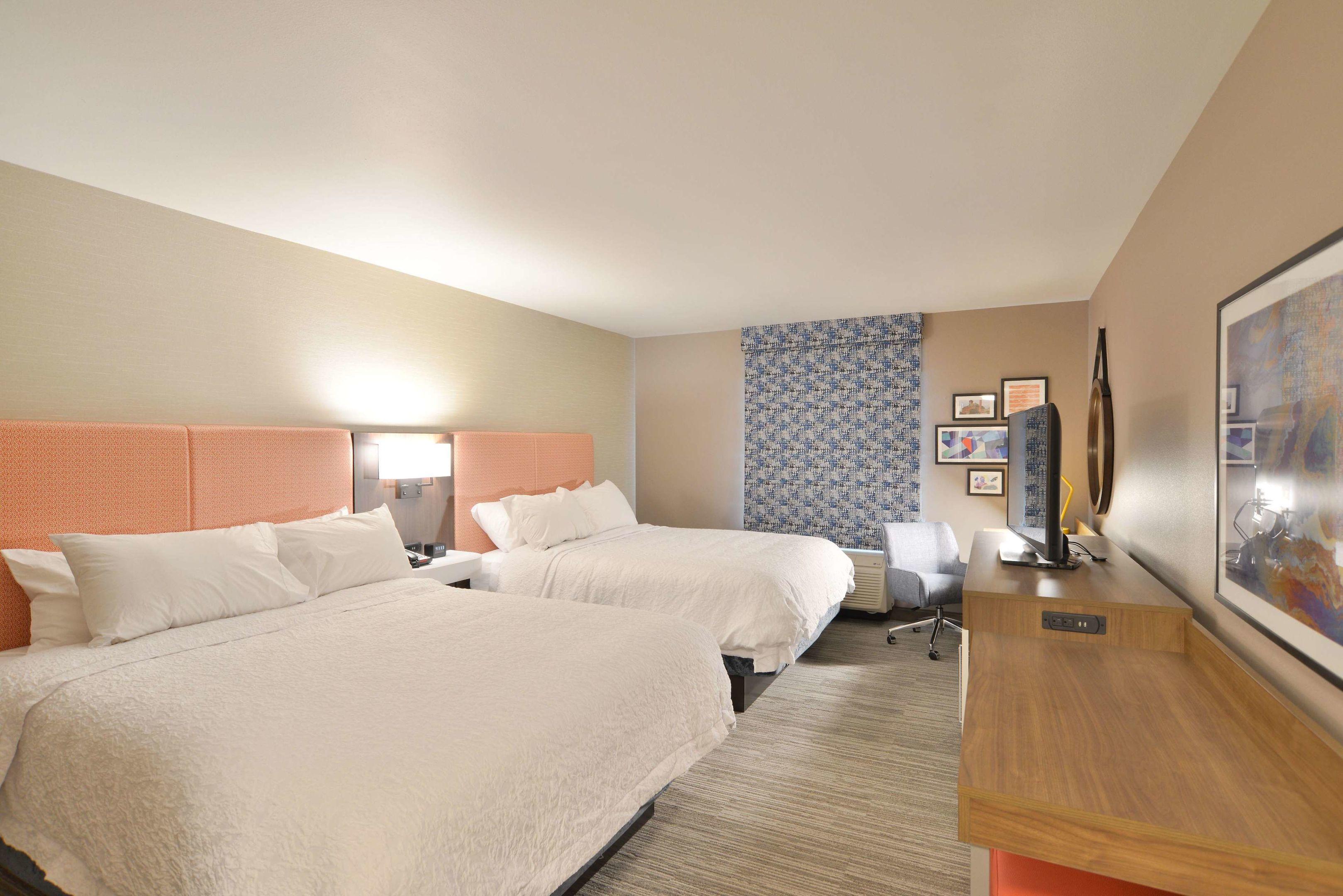 Hampton Inn & Suites Menomonie-UW Stout — photo 4