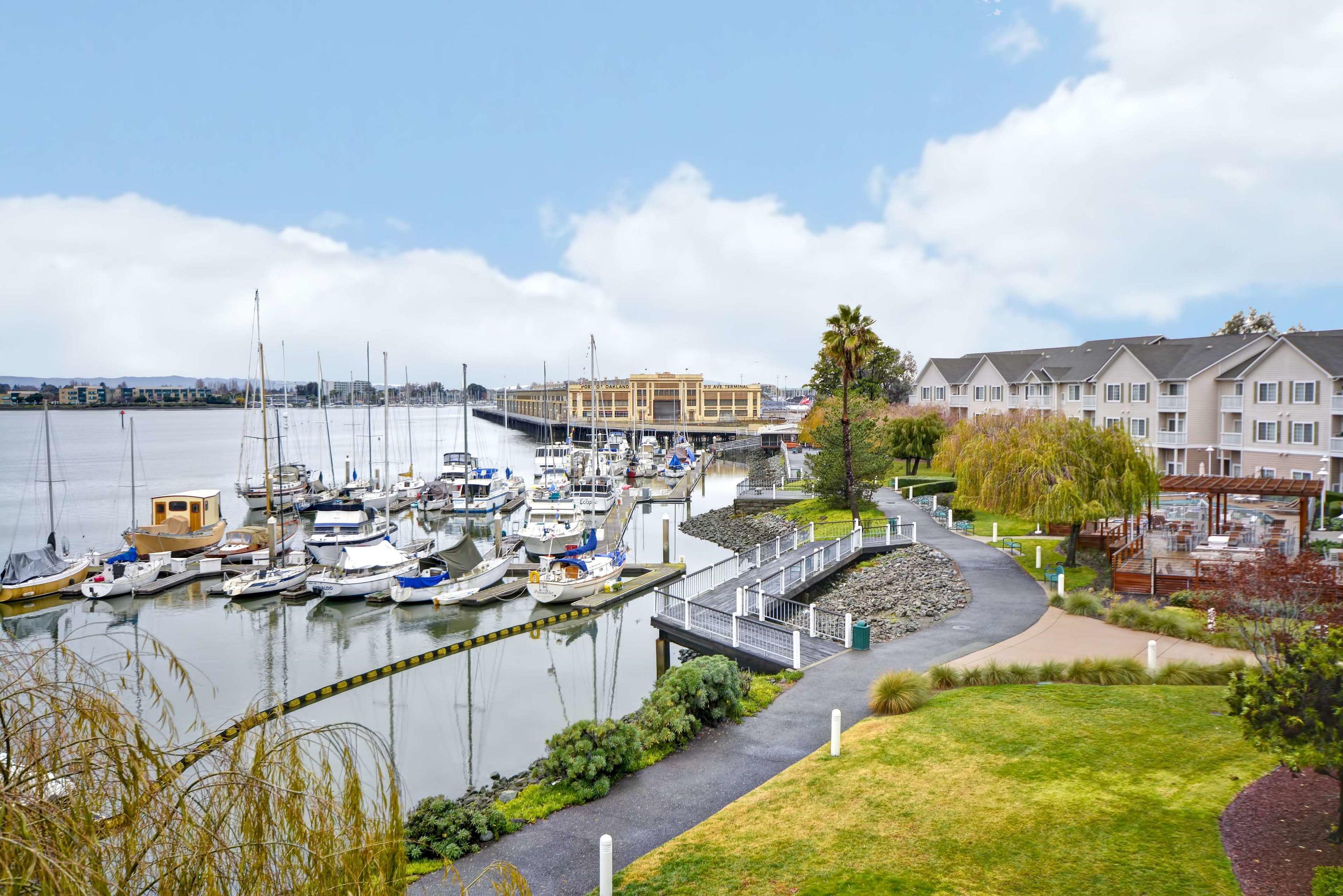 Homewood Suites by Hilton Oakland Waterfront — photo 3