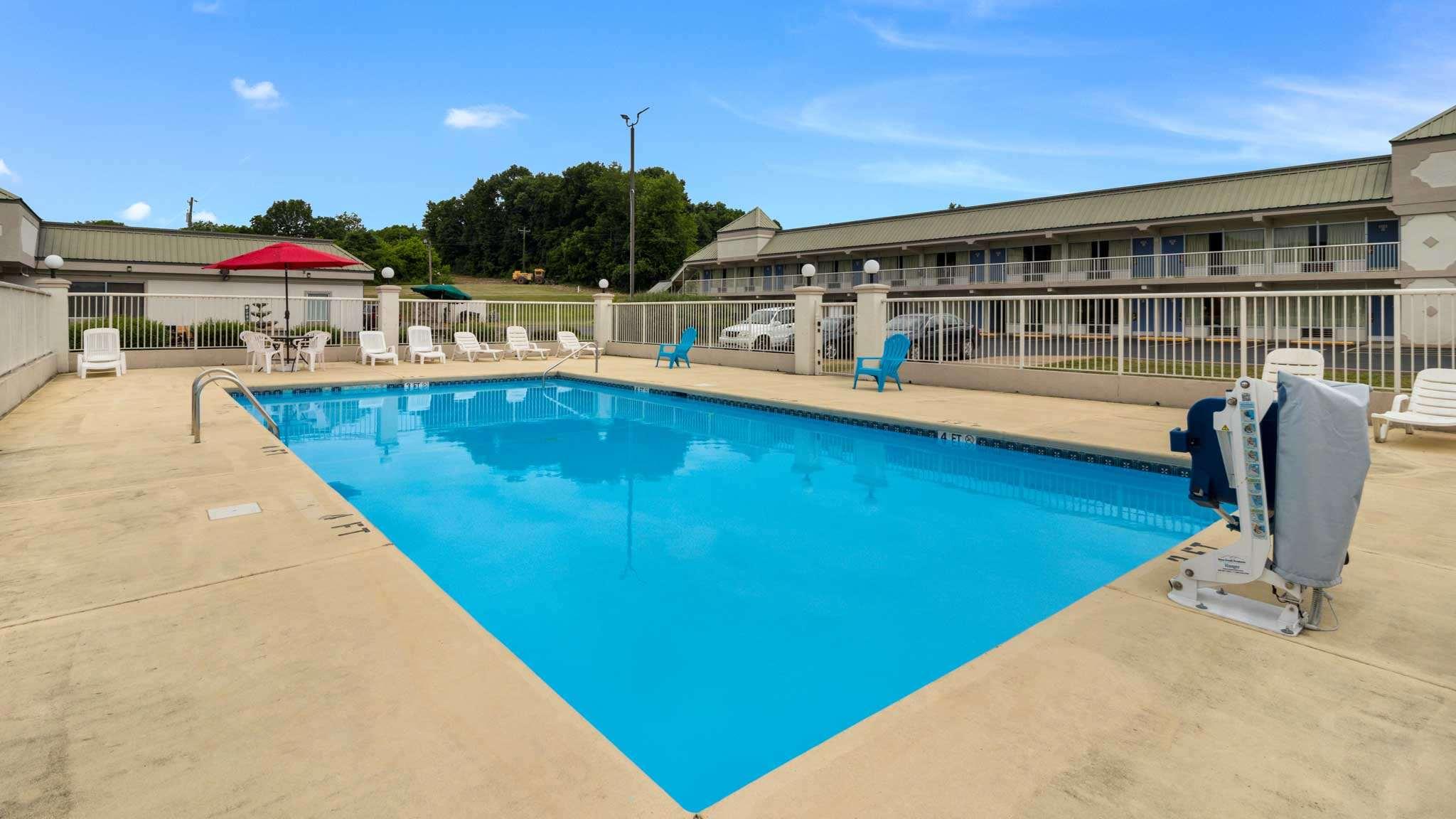 Motel 6 Pulaski — photo 4