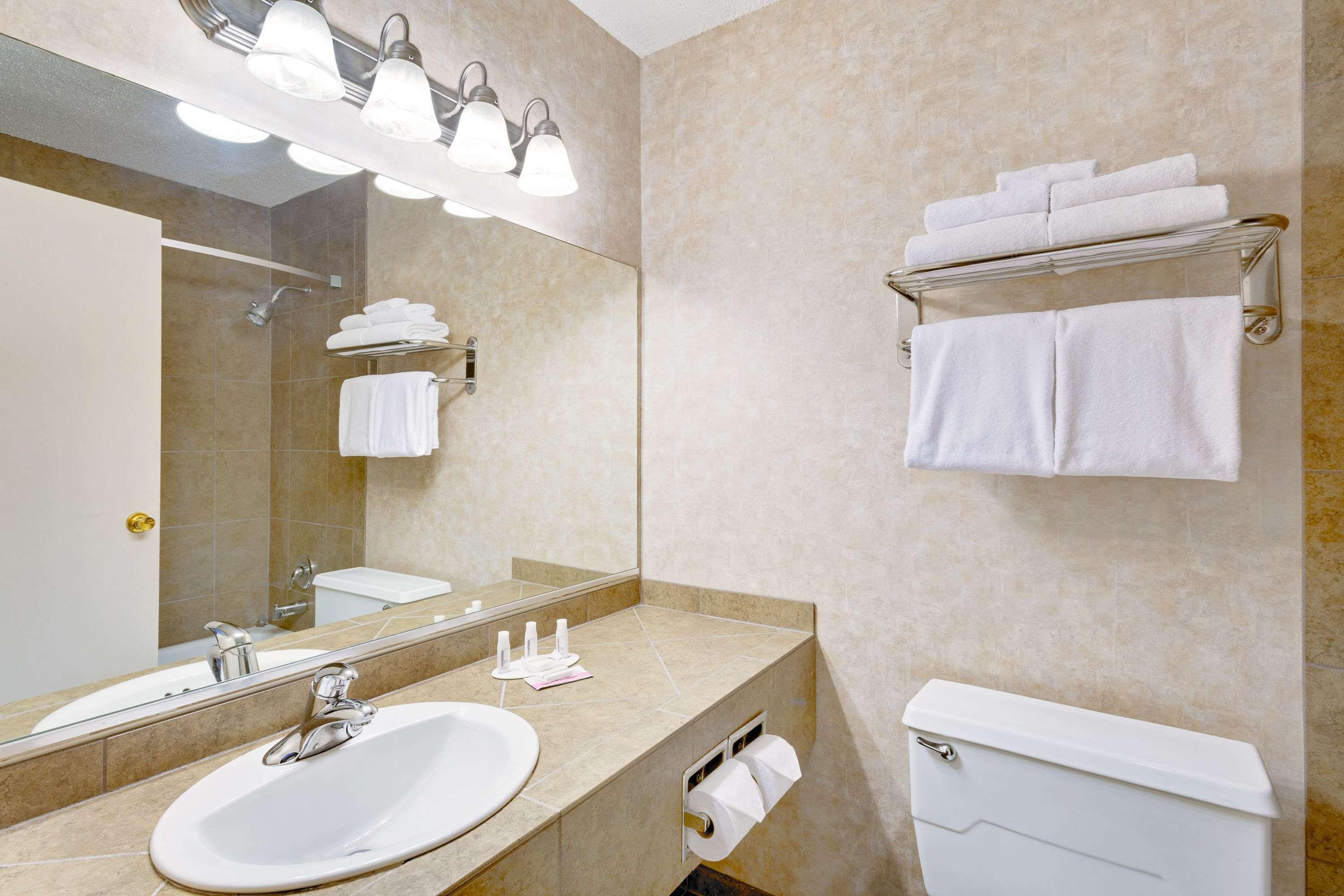 Ramada Mitchell Hotel & Conference Center — photo 5