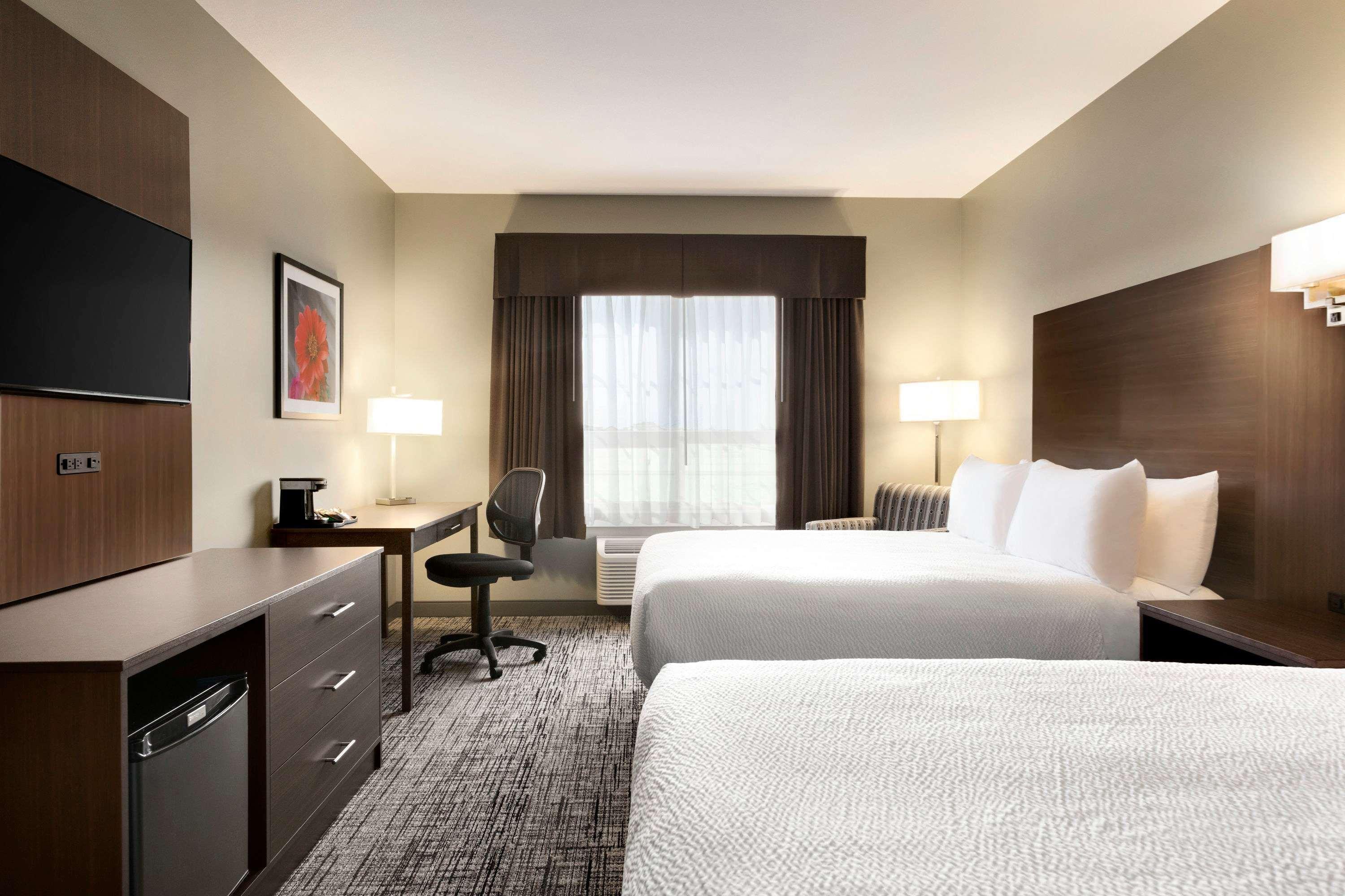 Days Inn & Suites Warman Legends Centre — photo 4
