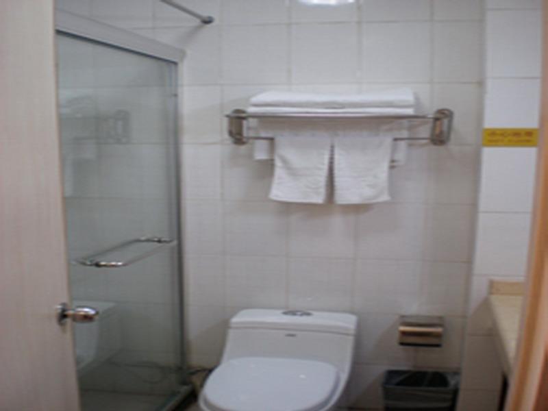 Super 8 by Wyndham Beijing Dong Si — photo 5