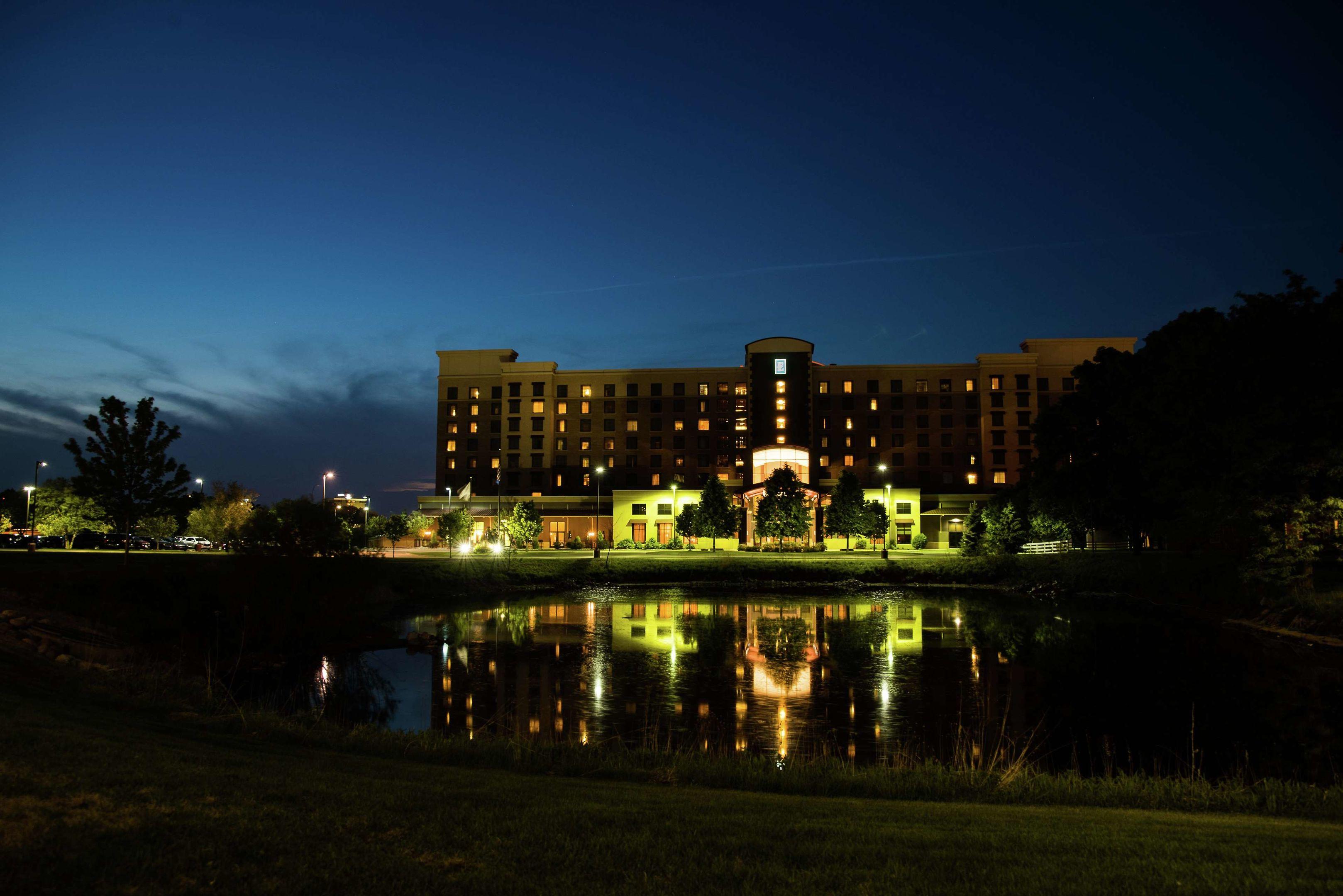Embassy Suites Minneapolis - North — photo 4