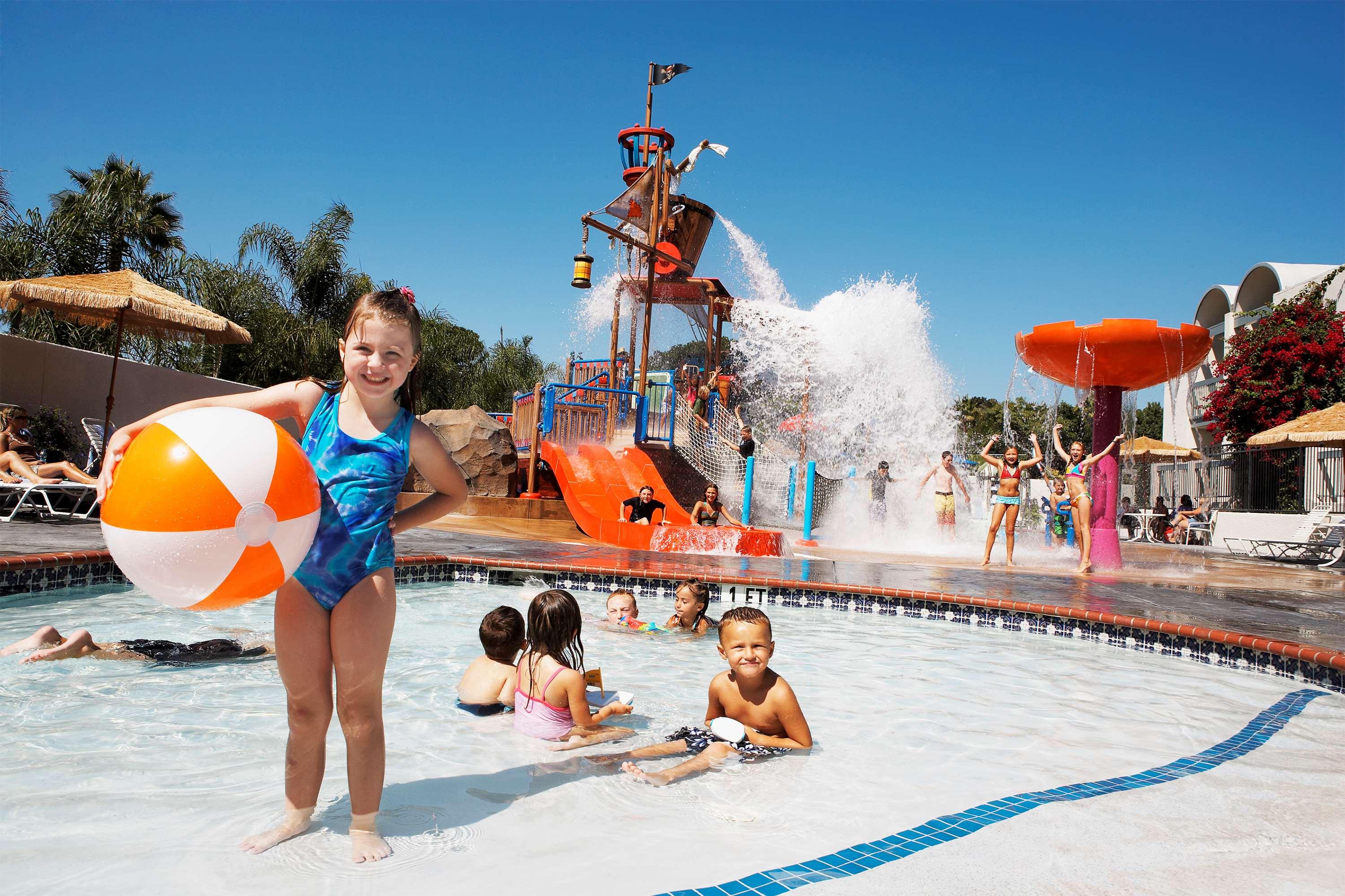 Howard Johnson Anaheim Hotel and Water Playground — photo 4
