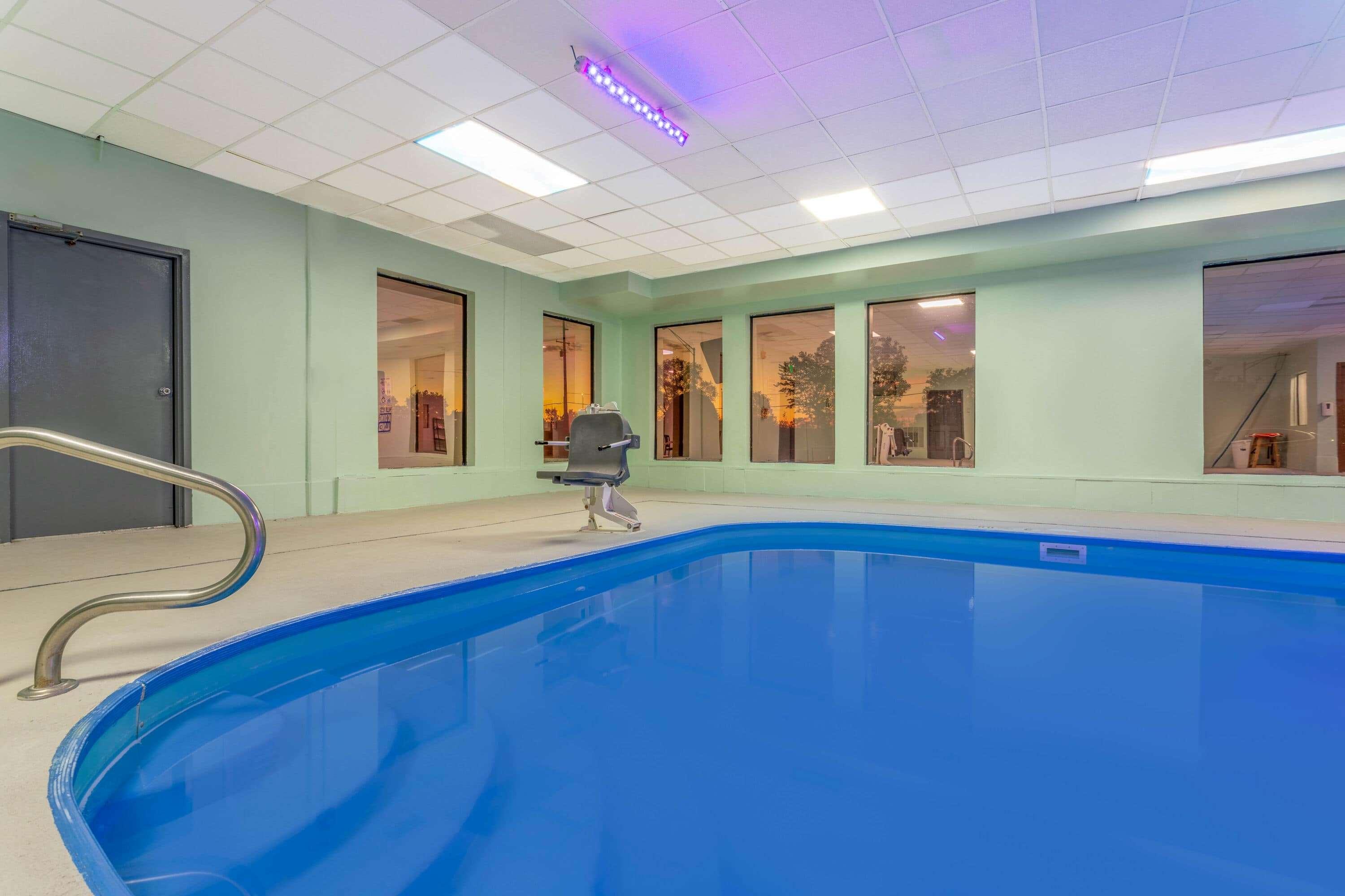 Days Inn and Suites by Wyndham Hammond, IN — photo 5