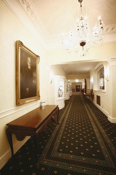 Macdonald Old England Hotel & Spa — photo 3