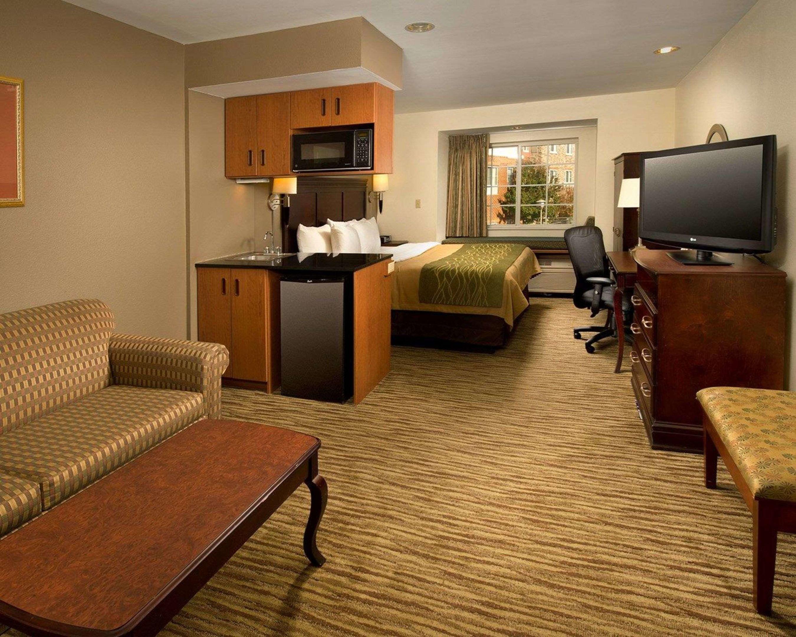 Comfort Inn & Suites Dulles Airport-Gateway — photo 4