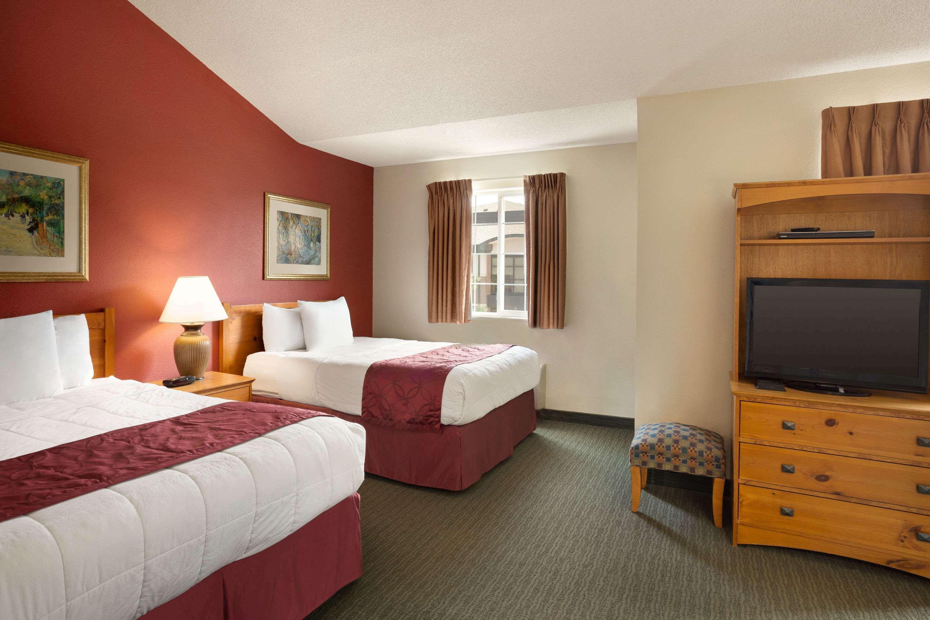 Baymont Inn & Suites Wichita East — photo 5