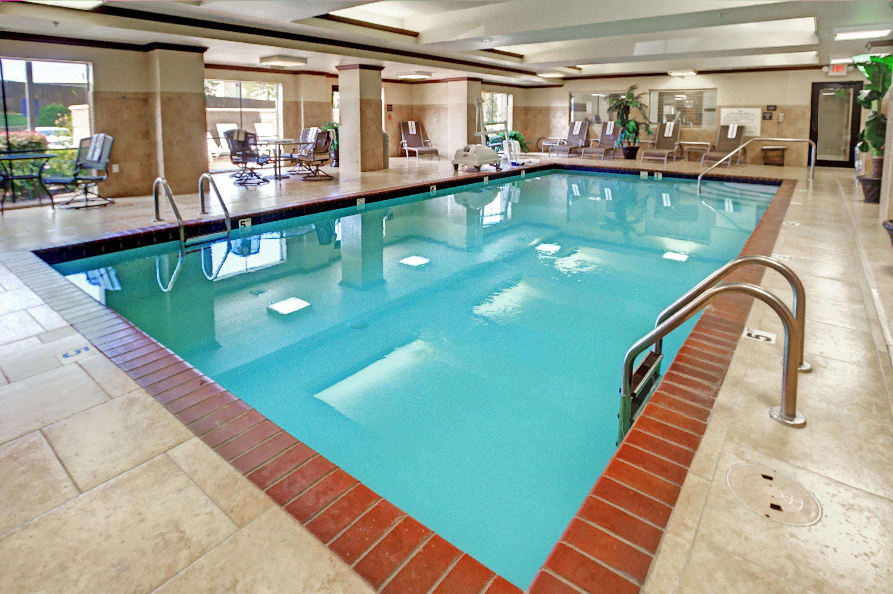 Hampton Inn Van Buren — photo 4