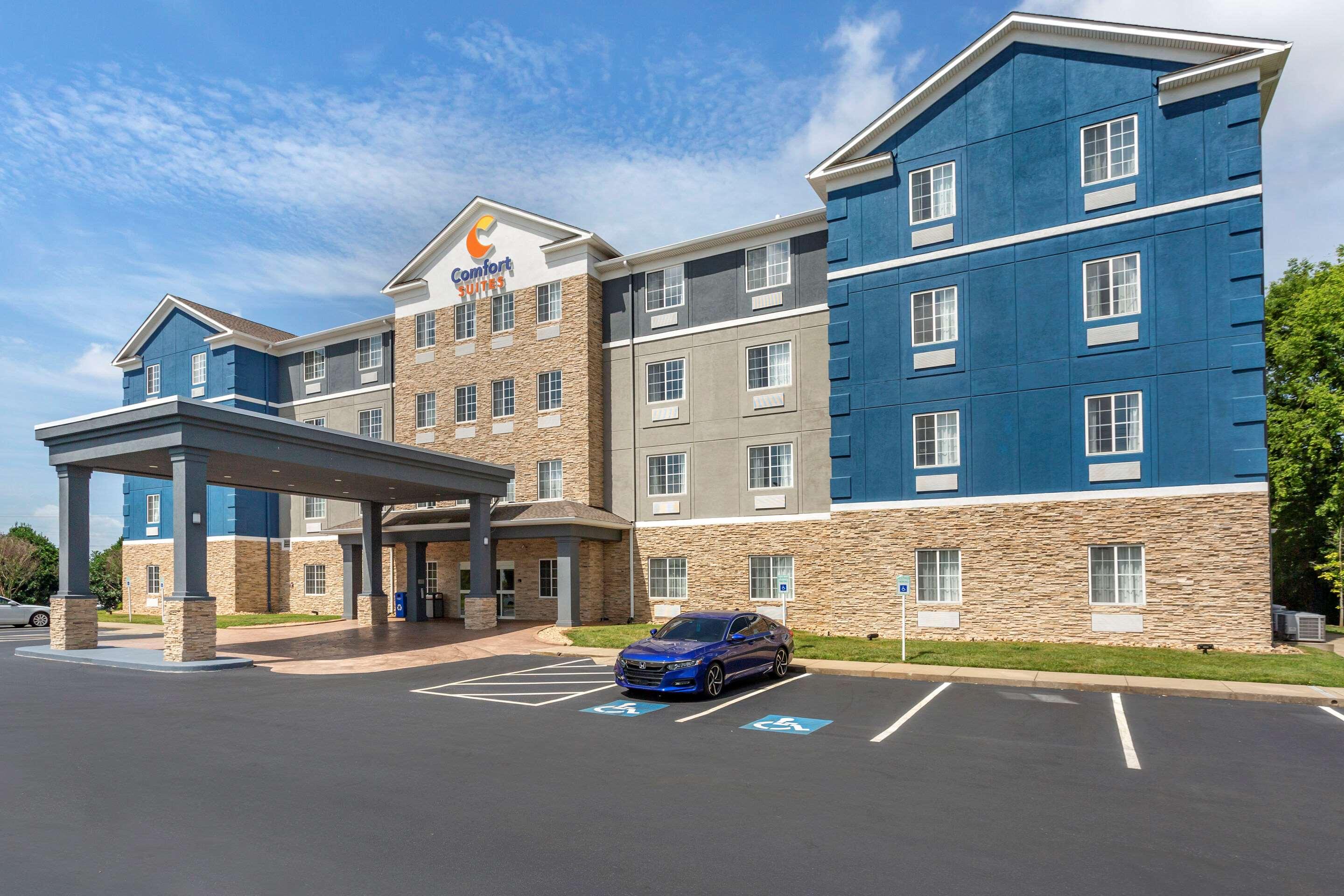 Comfort Suites — photo 5