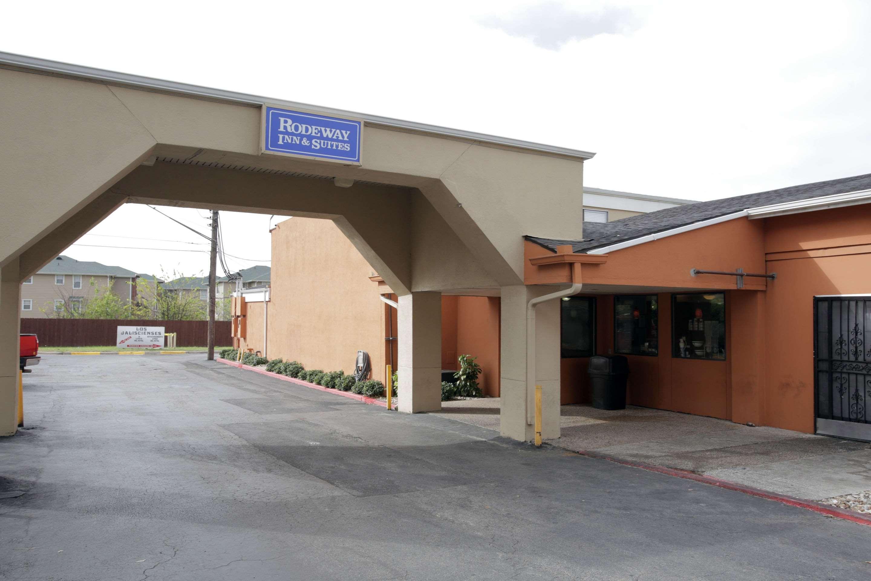 Rodeway Inn & Suites Austin — photo 4
