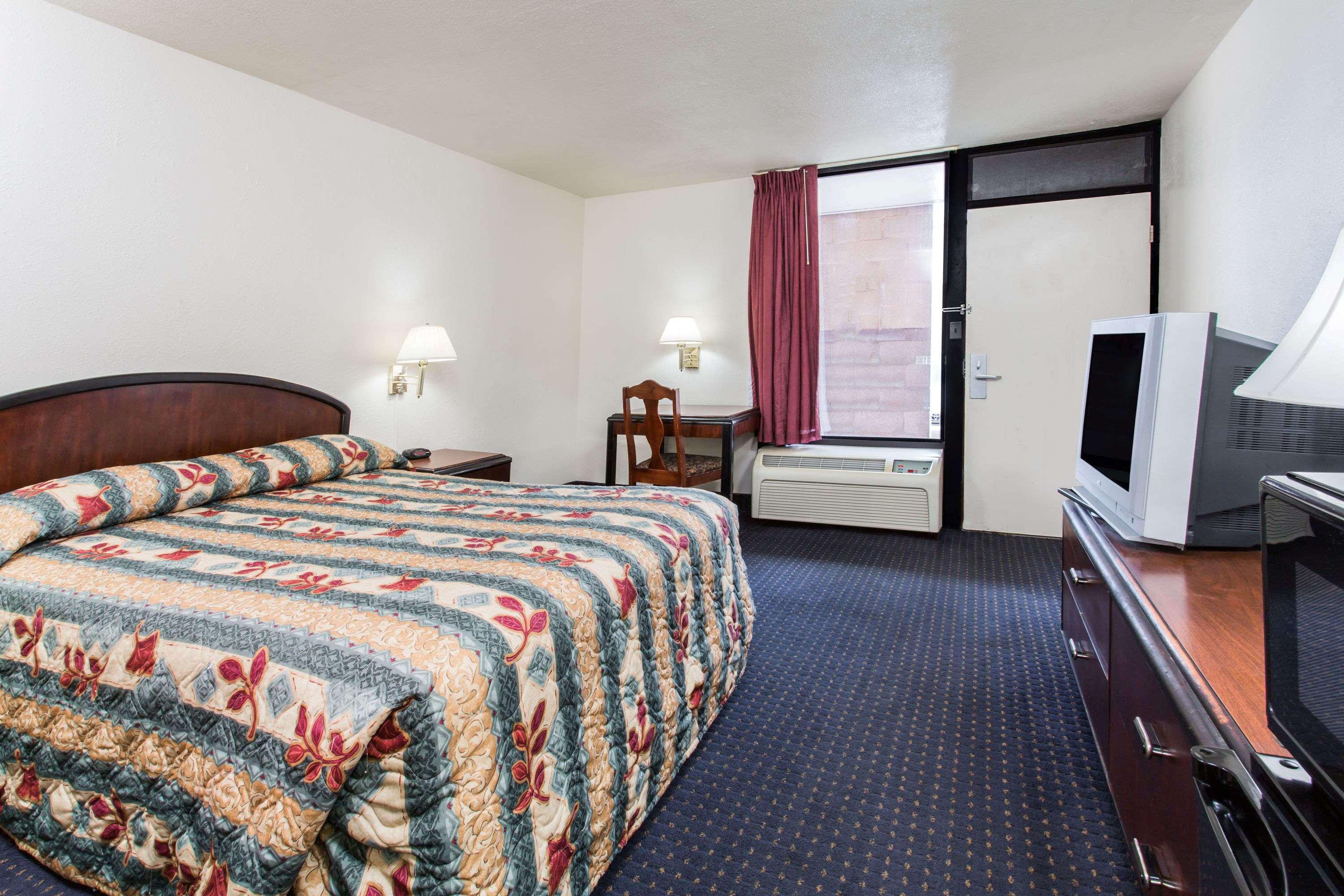 Knights Inn Virginia Beach Lynnhaven — photo 4