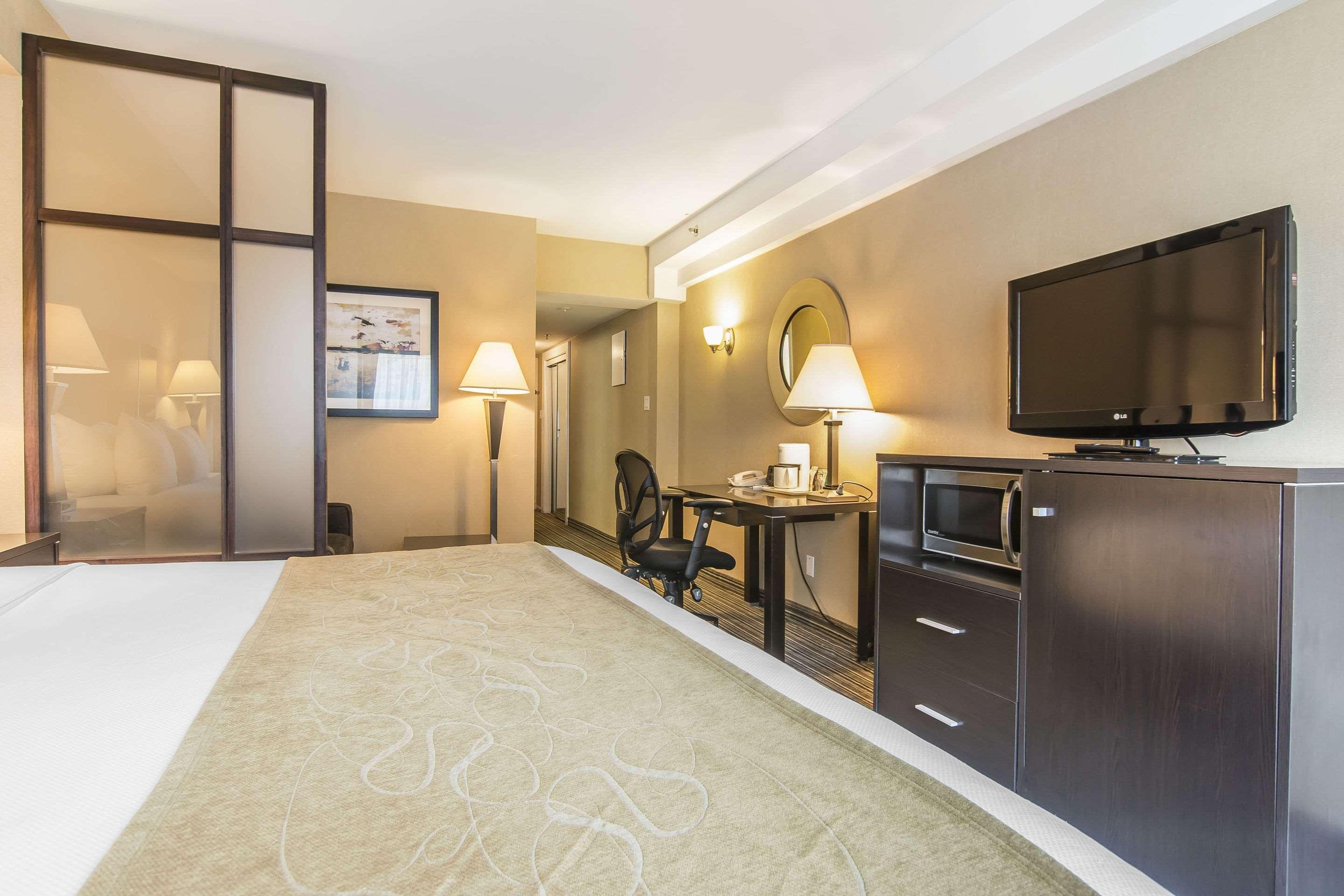 Comfort Suites Downtown — photo 3