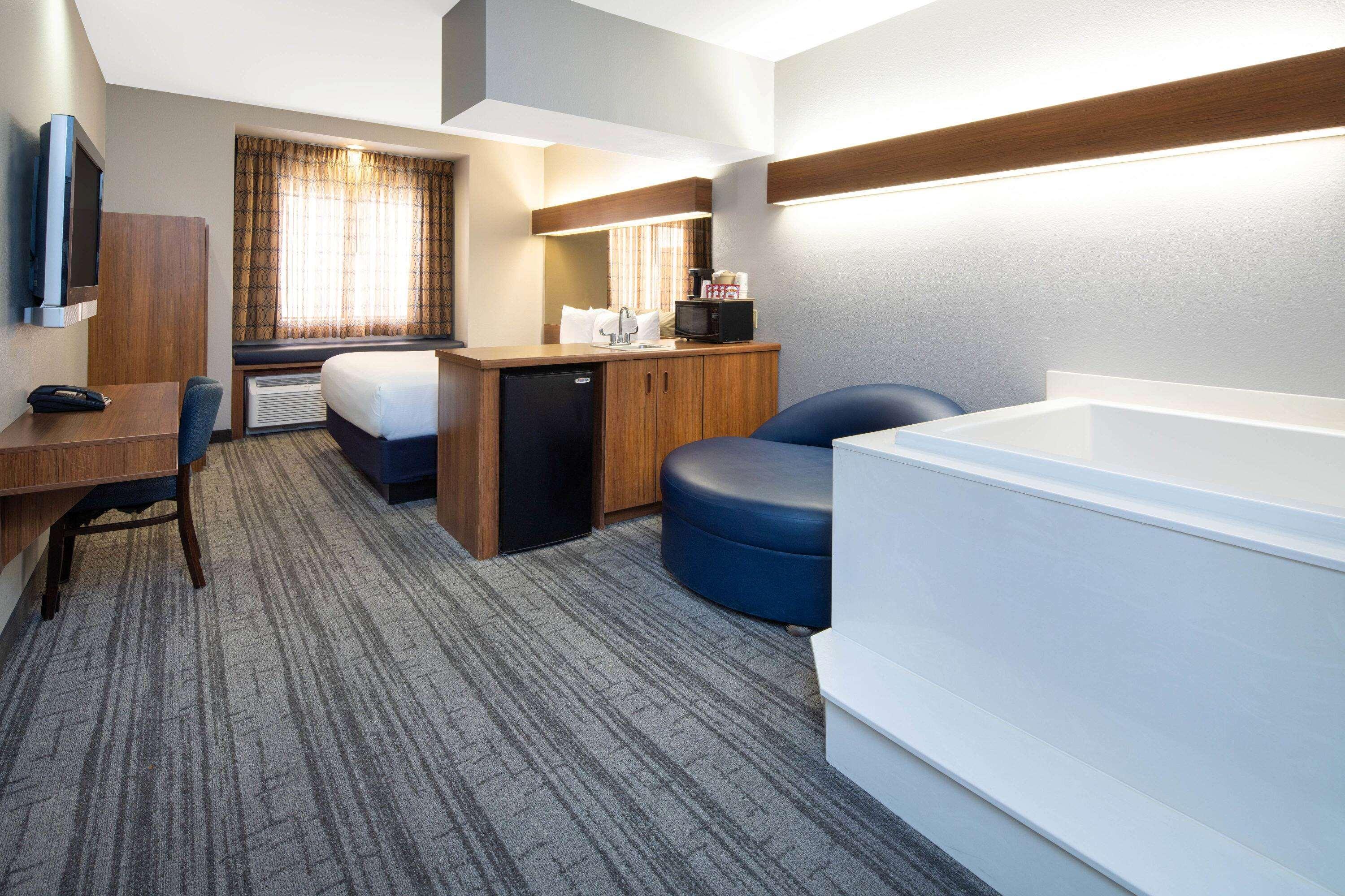 Baymont by Wyndham Las Vegas South Strip — photo 5