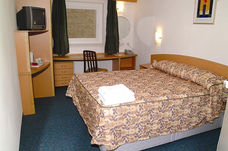 ibis Styles London Excel — photo 3