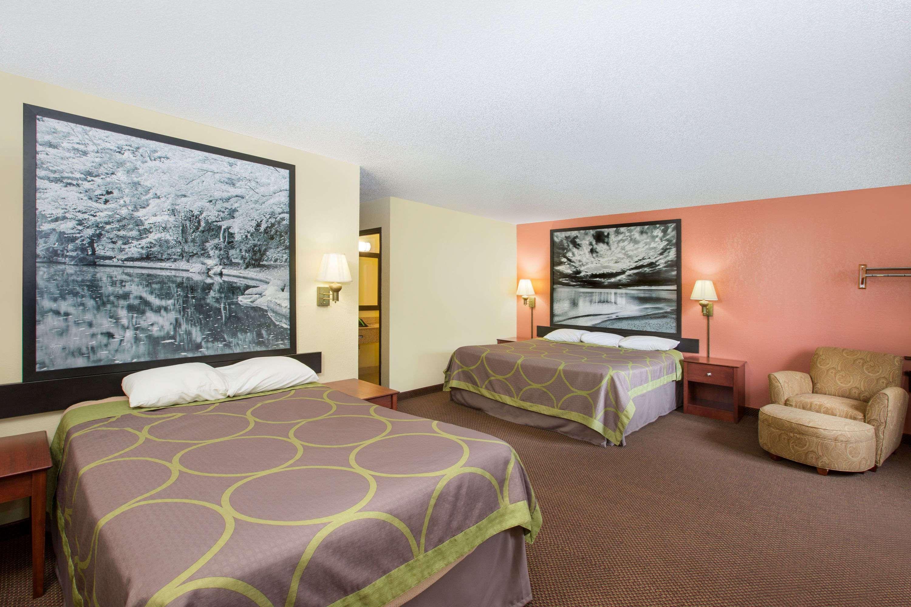 Super 8 by Wyndham Oskaloosa IA — photo 5