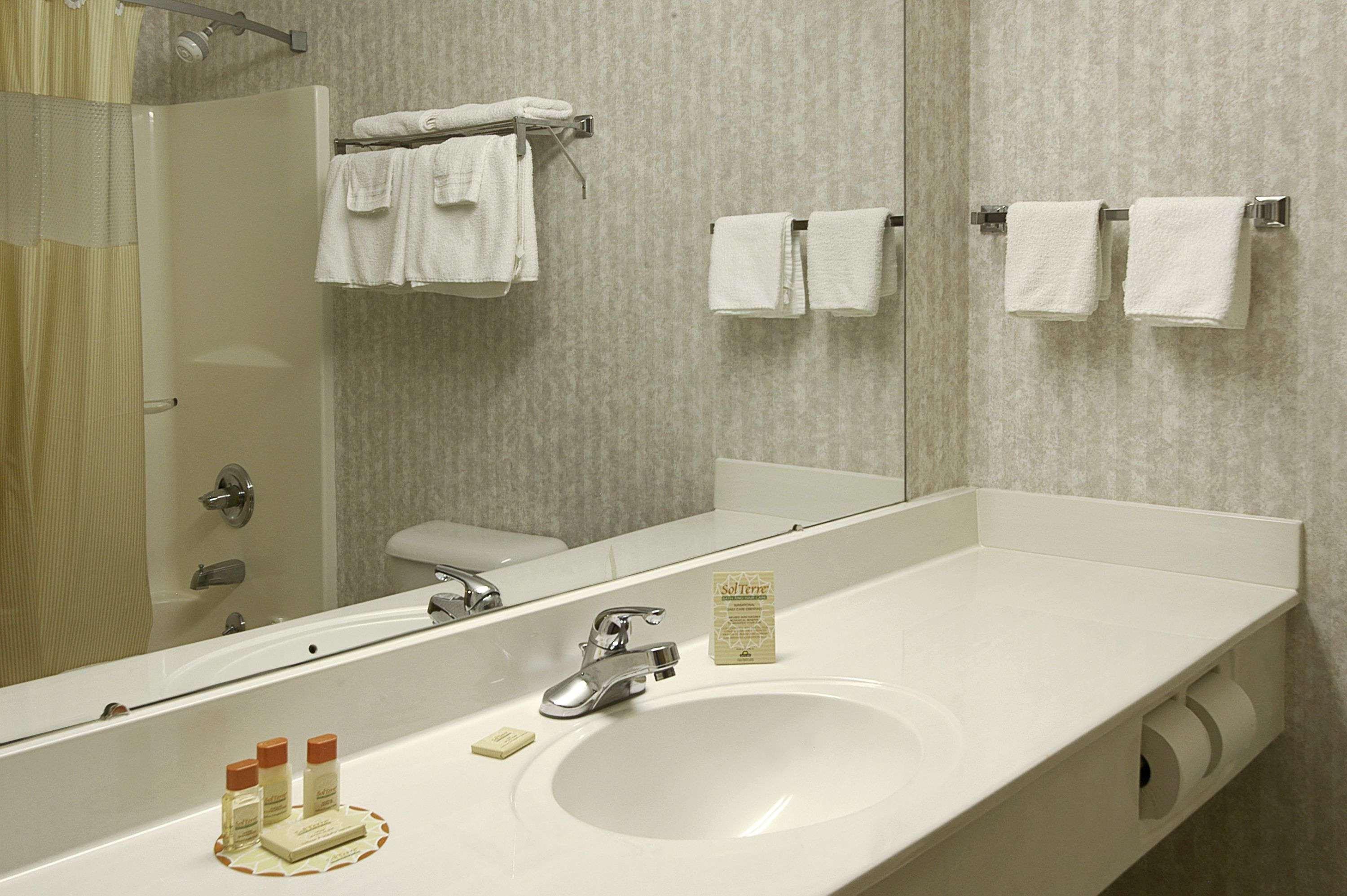 Days Inn by Wyndham Hillsboro — photo 3