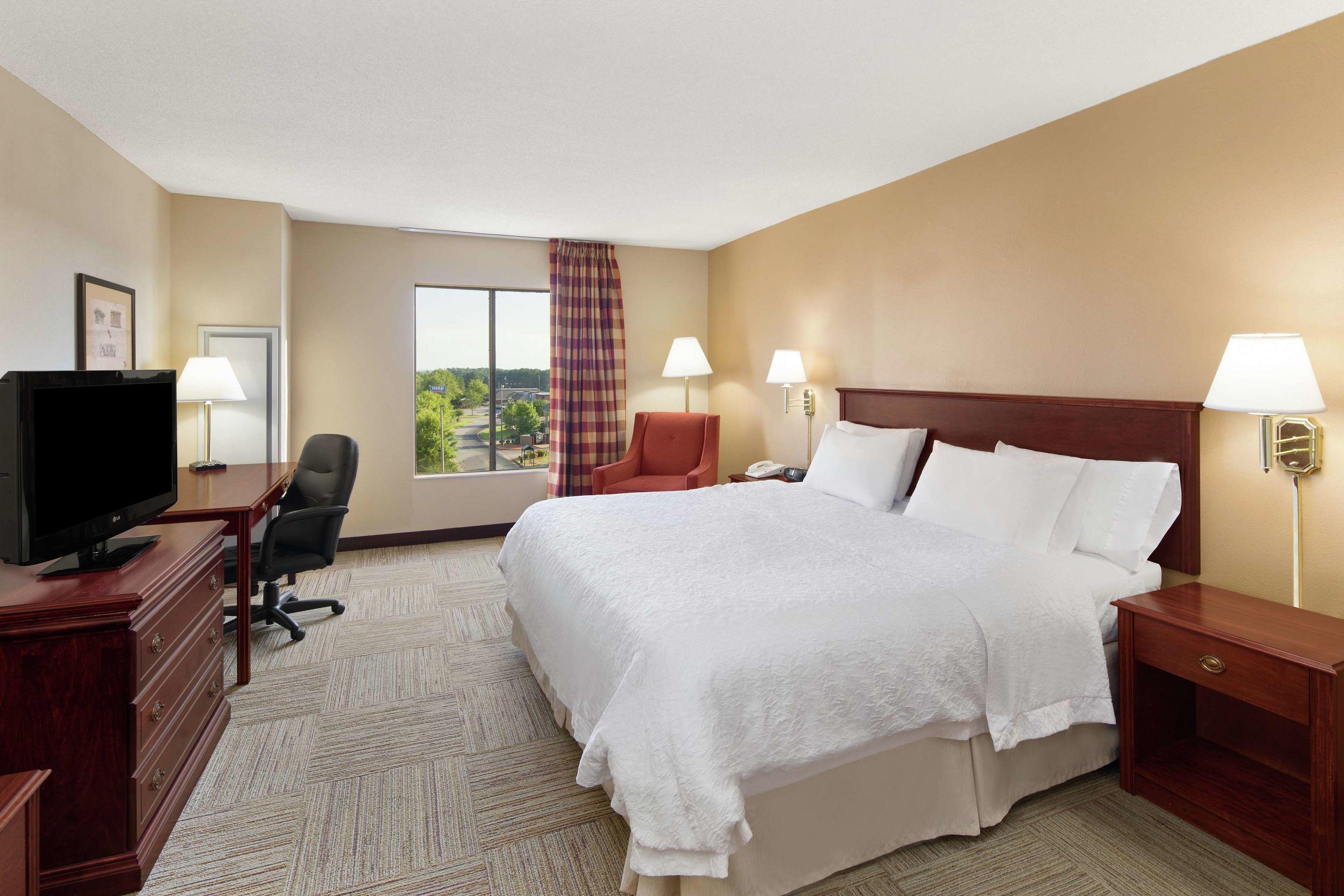 Hampton Inn Columbus North — photo 4