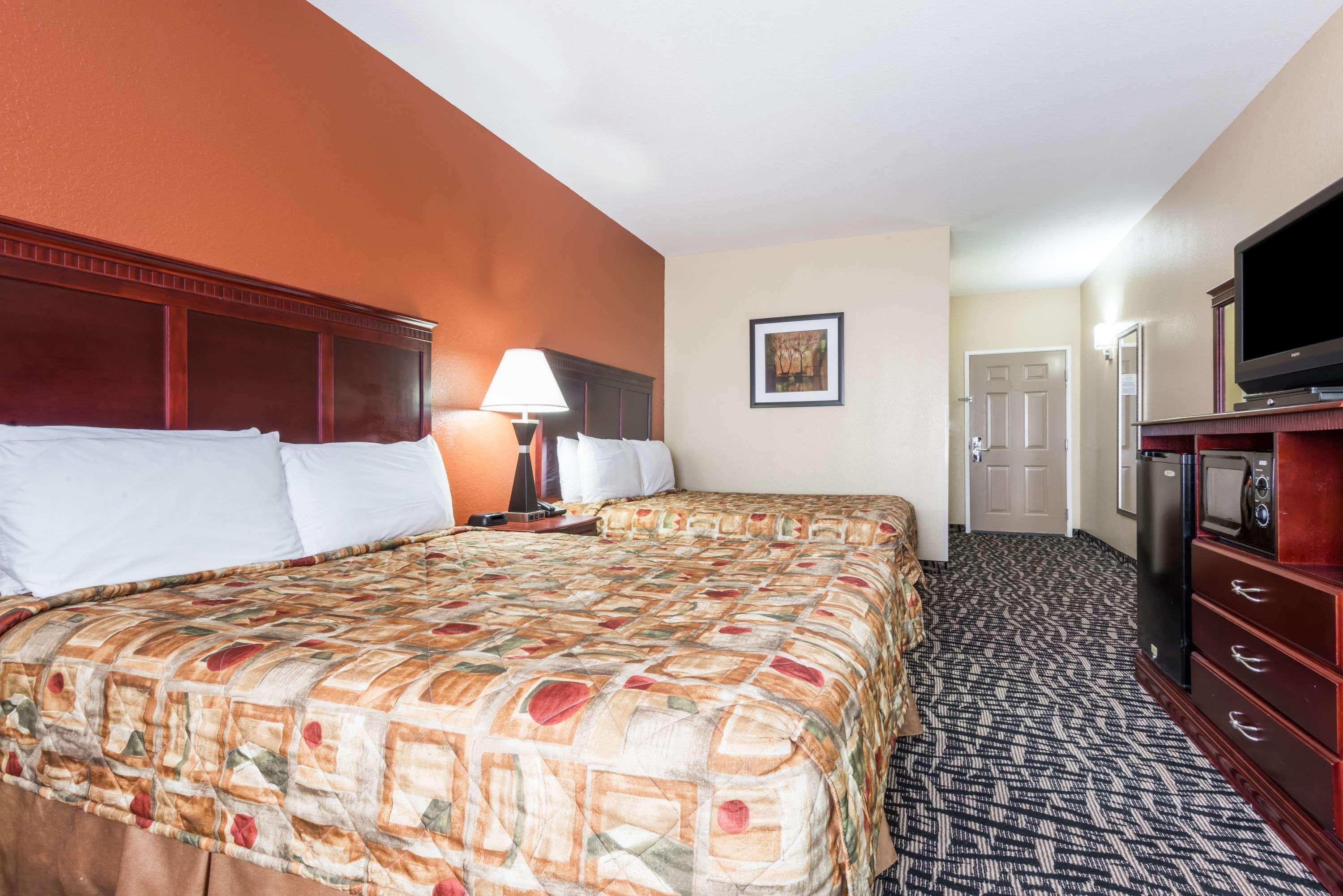 Days Inn & Suites Prattville-Montgomery — photo 4