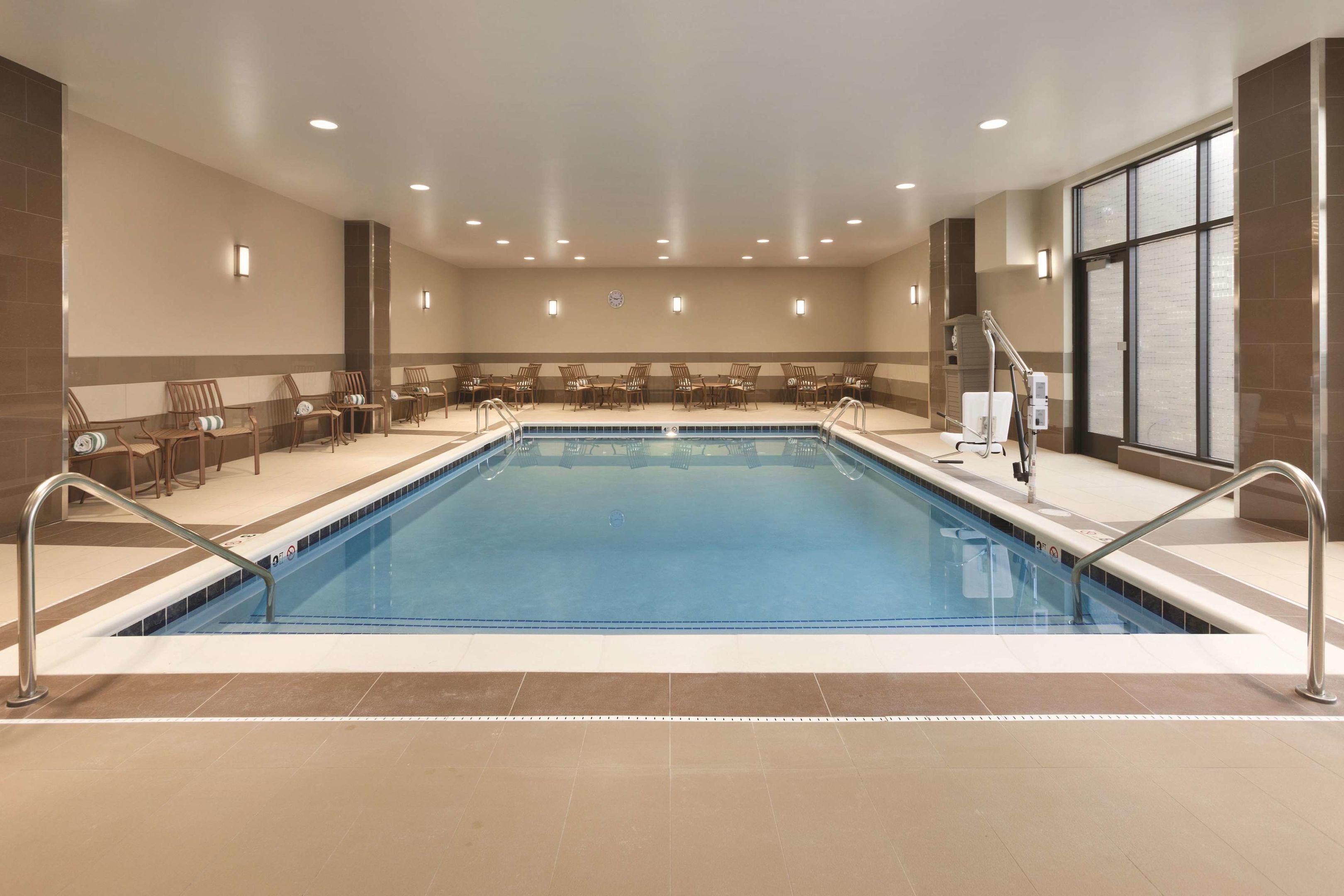 Embassy Suites by Hilton Akron Canton Airport — photo 4