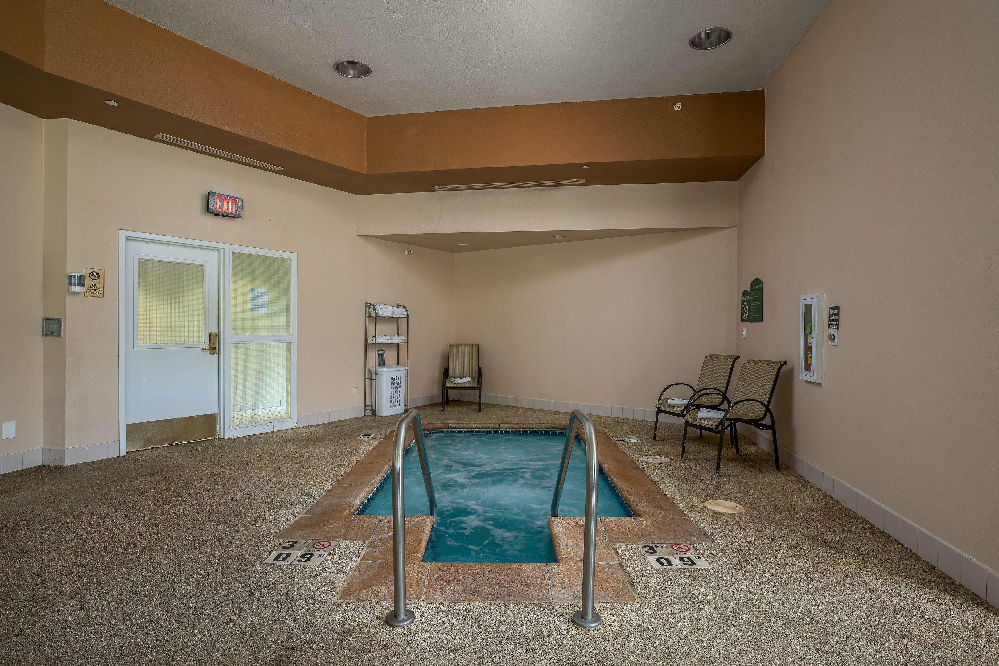 GrandStay Hotel & Suites Pella — photo 5