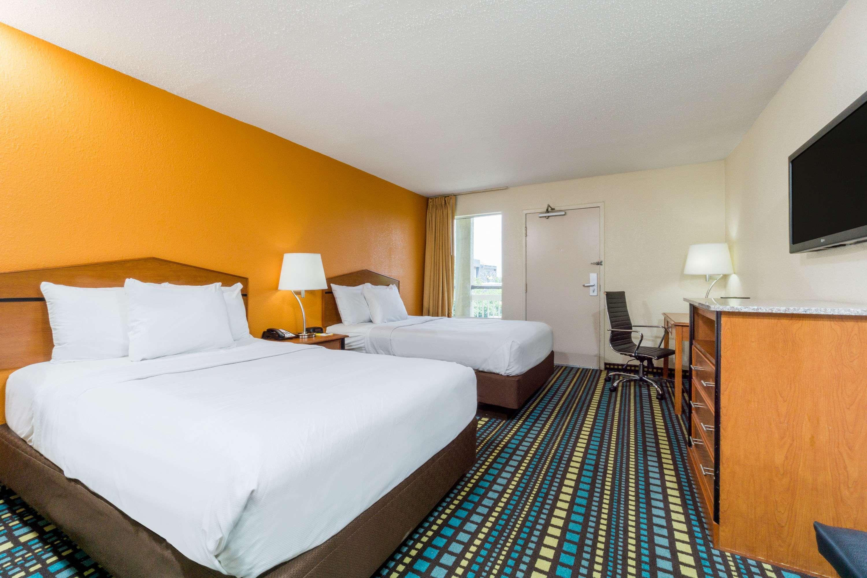 Days Inn Florence Cincinnati Area — photo 4