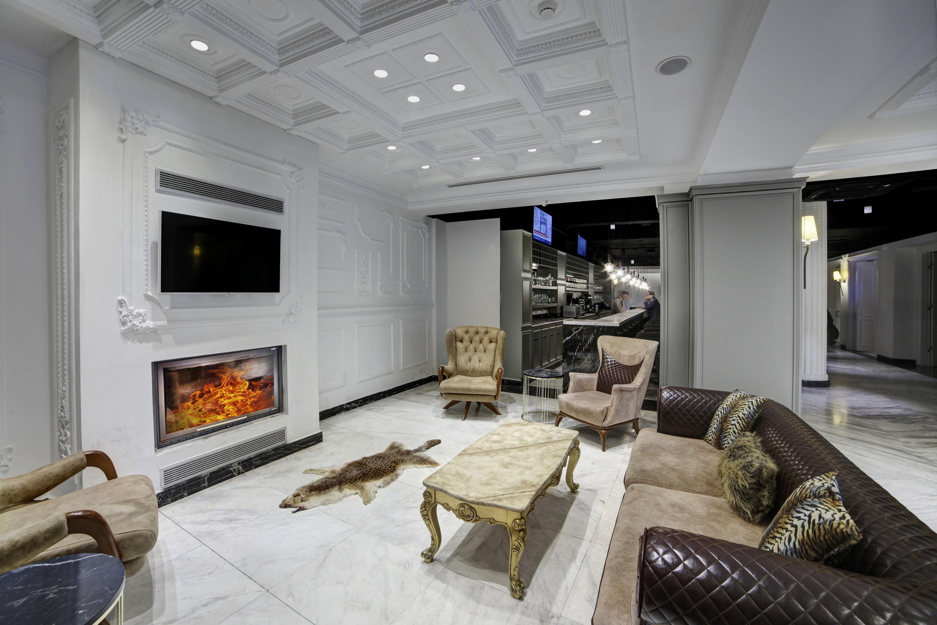 White Monarch Hotel — photo 3