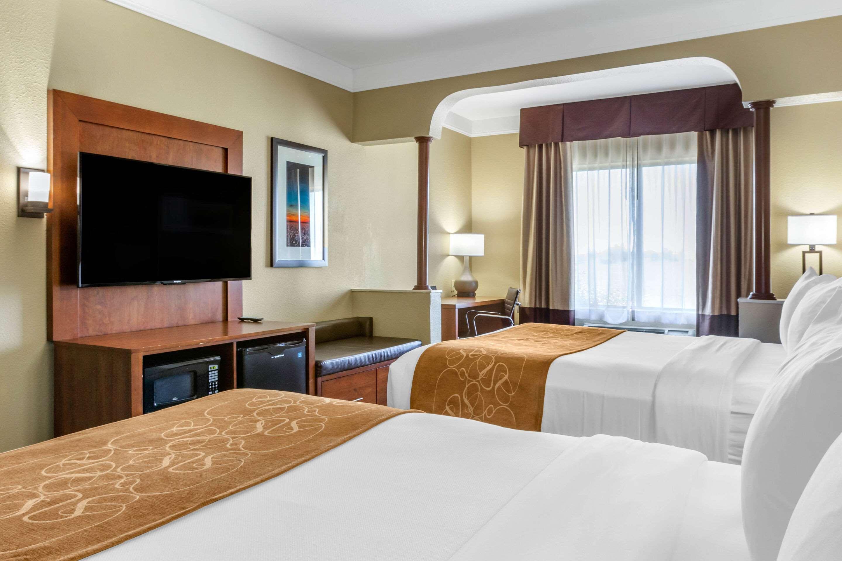 Comfort Suites Plainview — photo 5