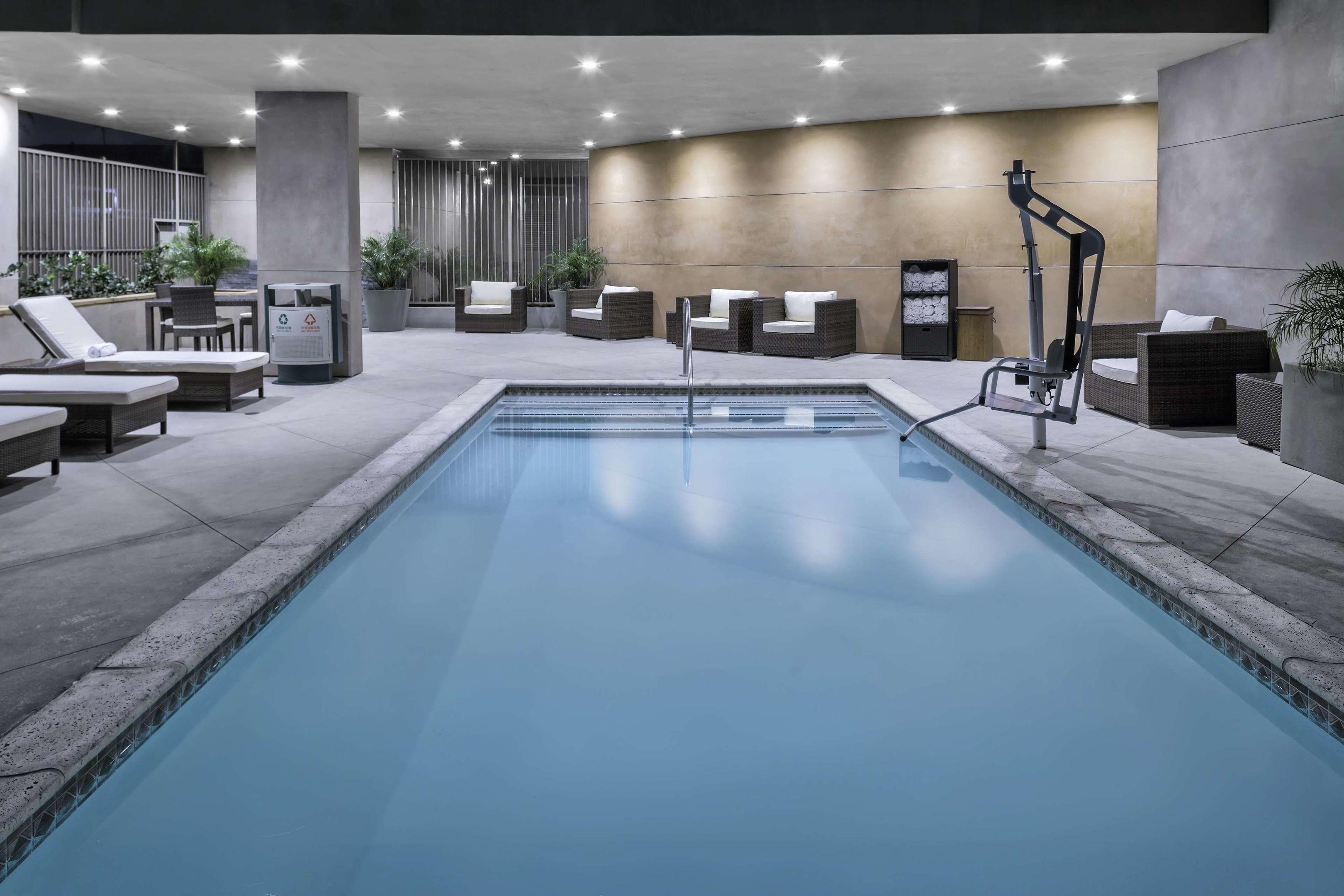 Hampton Inn & Suites Los Angeles/Hollywood — photo 4