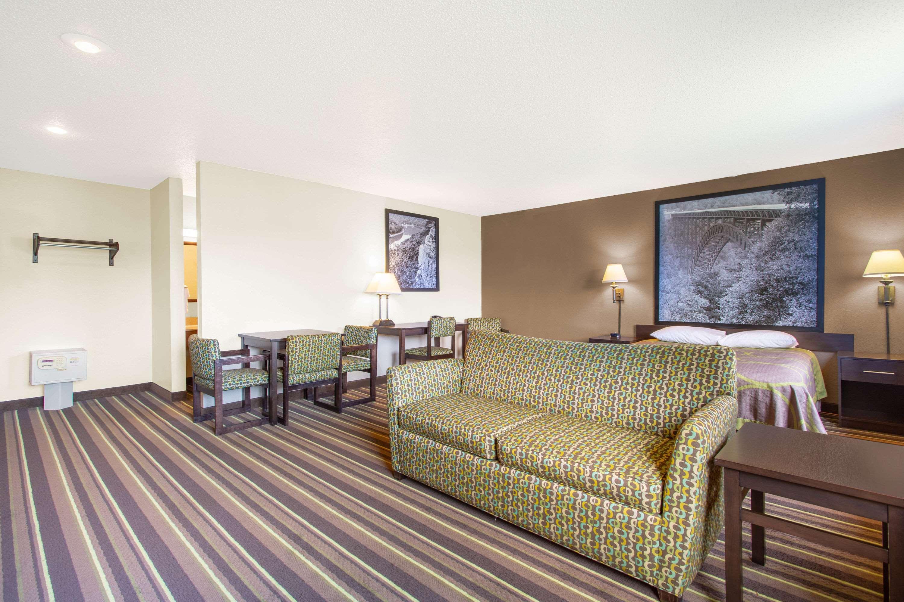 Super 8 by Wyndham Weston WV — photo 5