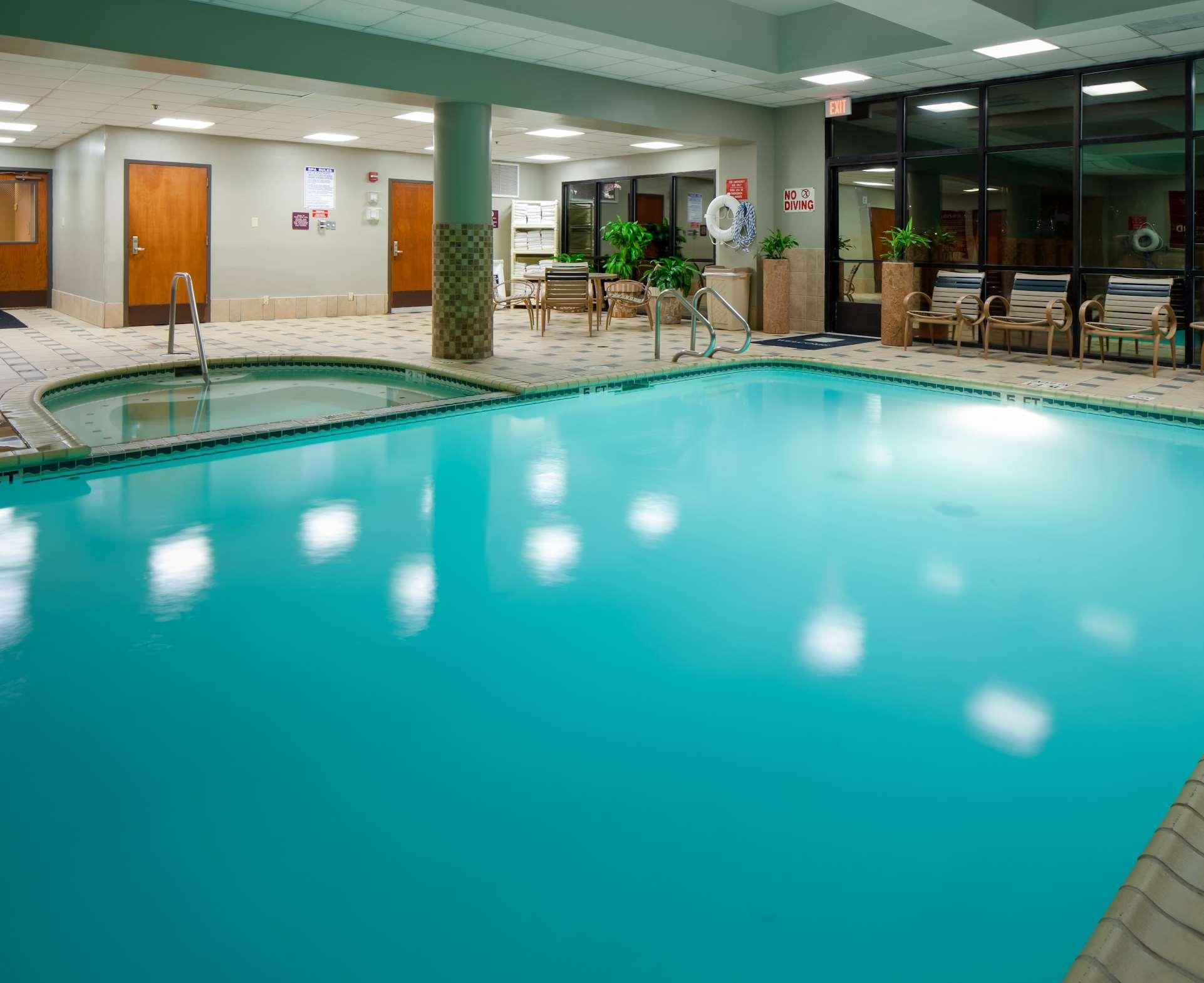 Embassy Suites by Hilton San Antonio Airport — photo 4