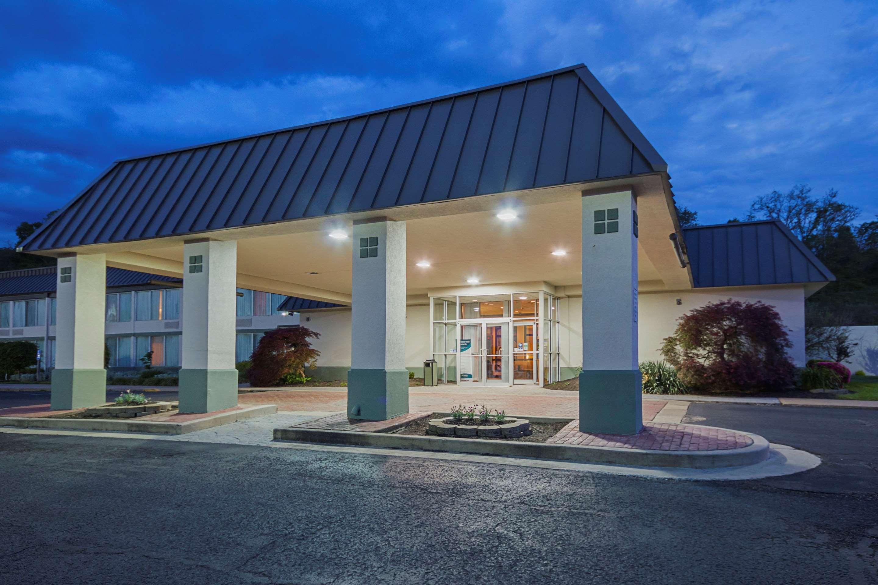 Clarion Inn — photo 3